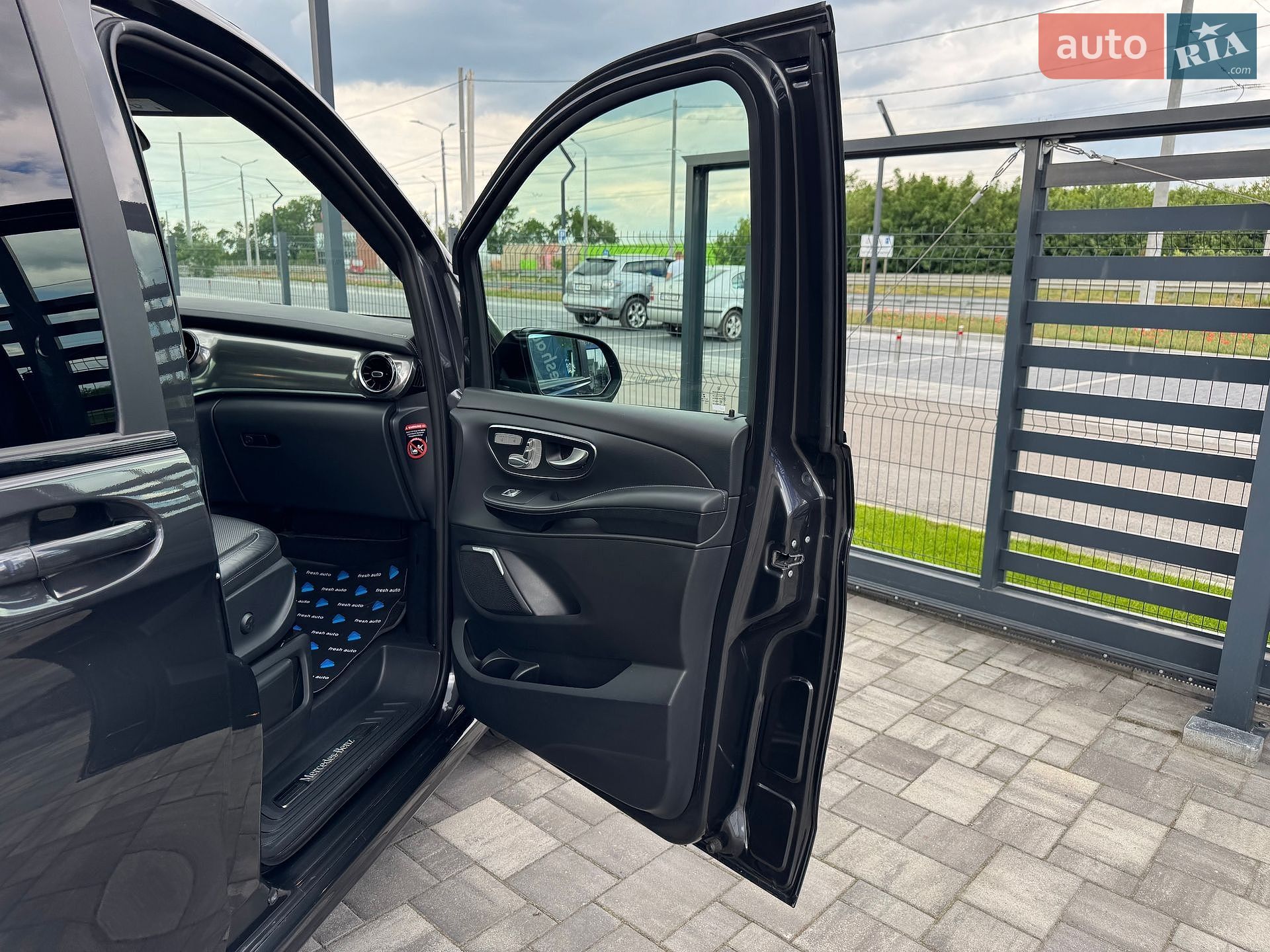 Mercedes-Benz V-Class 2021 VIN W1V44781313894227 фото оголошення 37 з 43