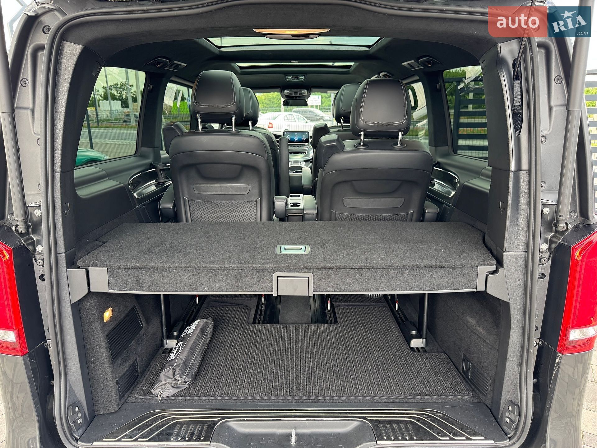 Mercedes-Benz V-Class 2021 VIN W1V44781313894227 фото оголошення 30 з 43