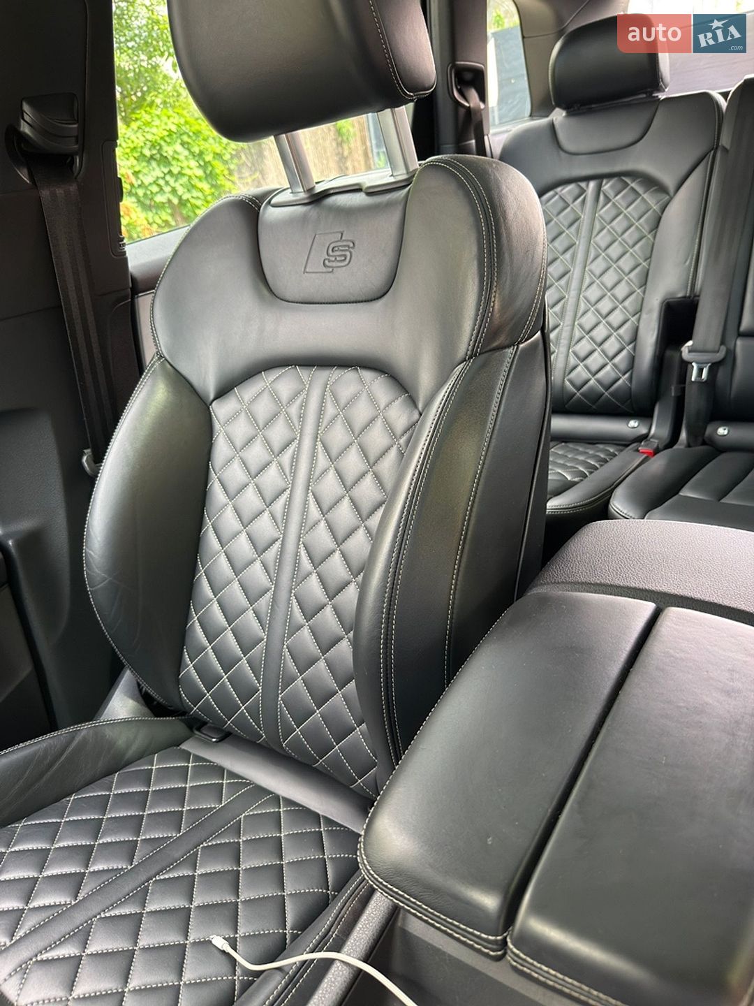 Audi Q7 2018 VIN WAUZZZ4M7JD050108 фото оголошення 12 з 20