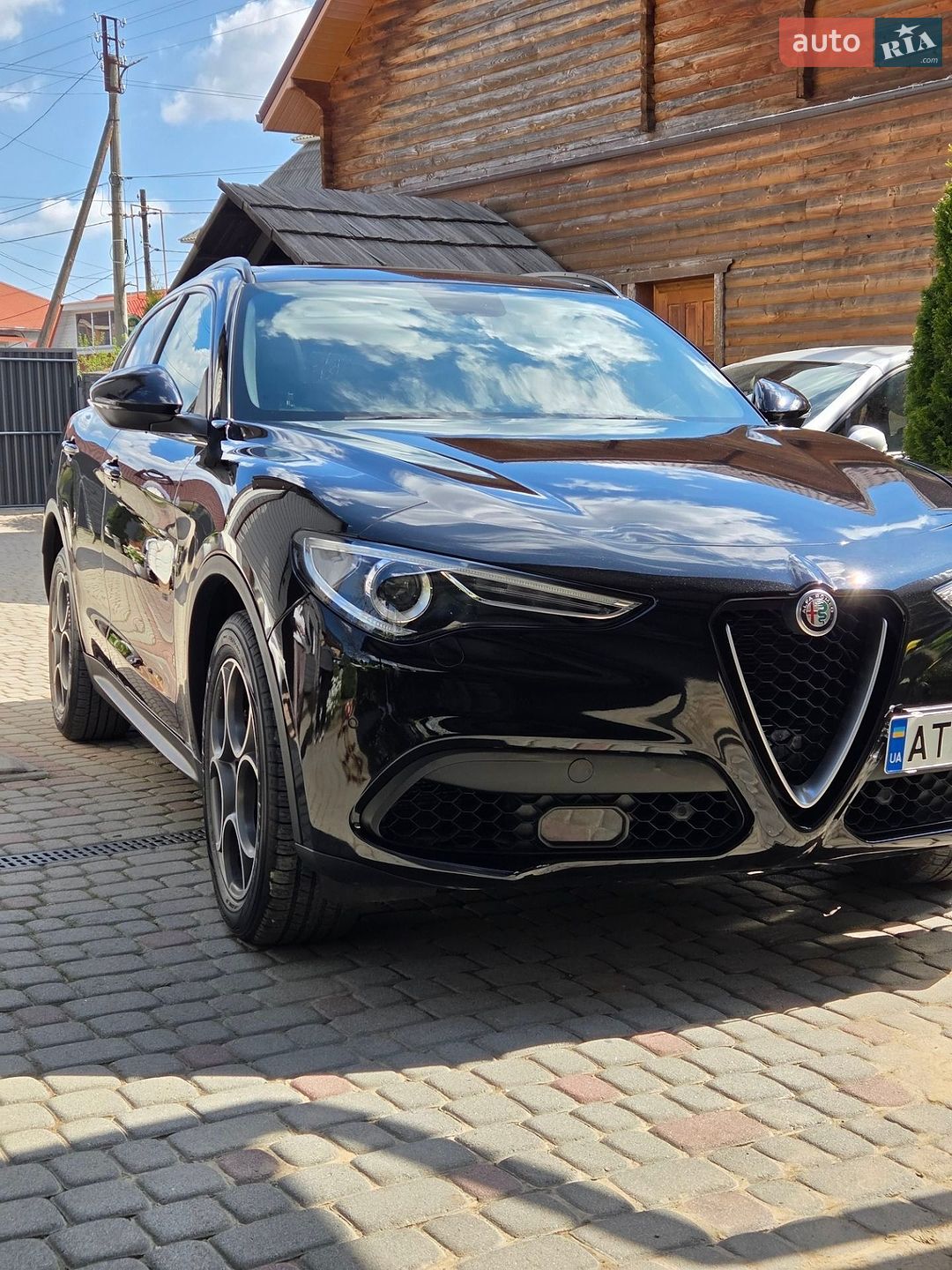 Alfa Romeo Stelvio 2017 VIN ZASFAKNN1J7B79690 фото оголошення 2 з 8