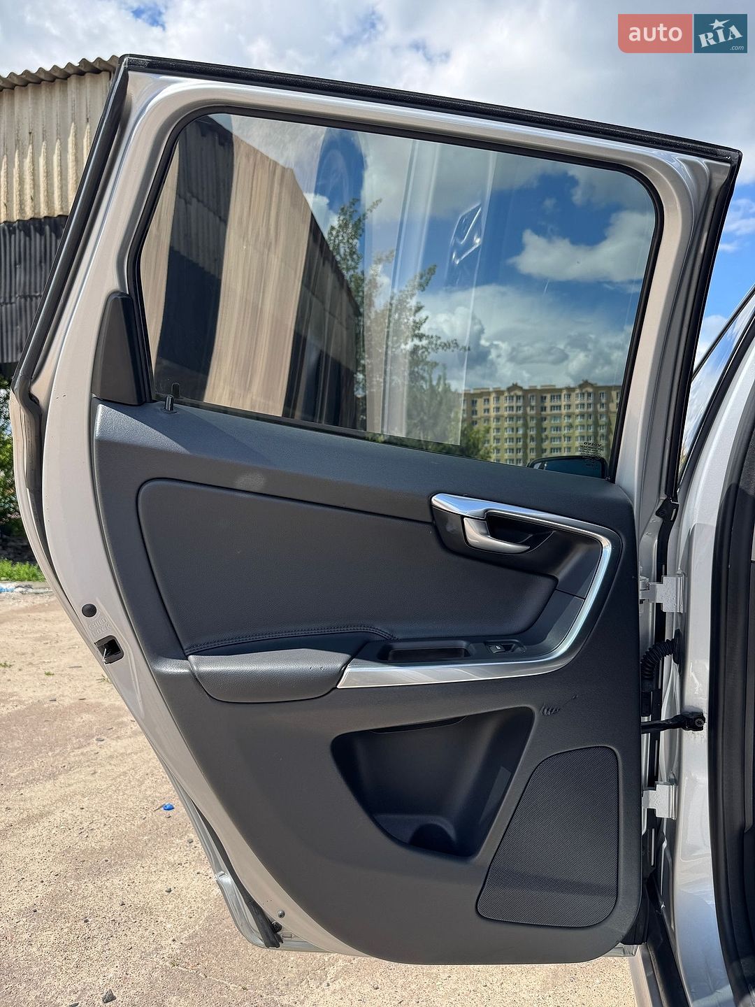 Volvo Xc60 2015 VIN YV1DZ73CDF2755205 фото оголошення 20 з 40