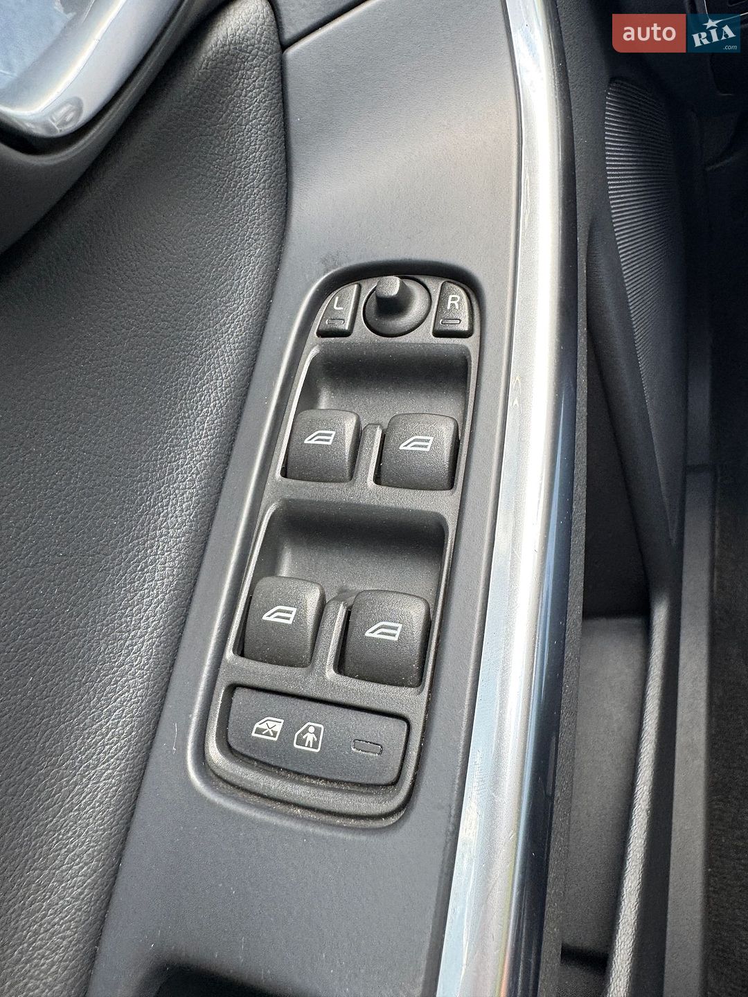 Volvo Xc60 2015 VIN YV1DZ73CDF2755205 фото оголошення 33 з 40