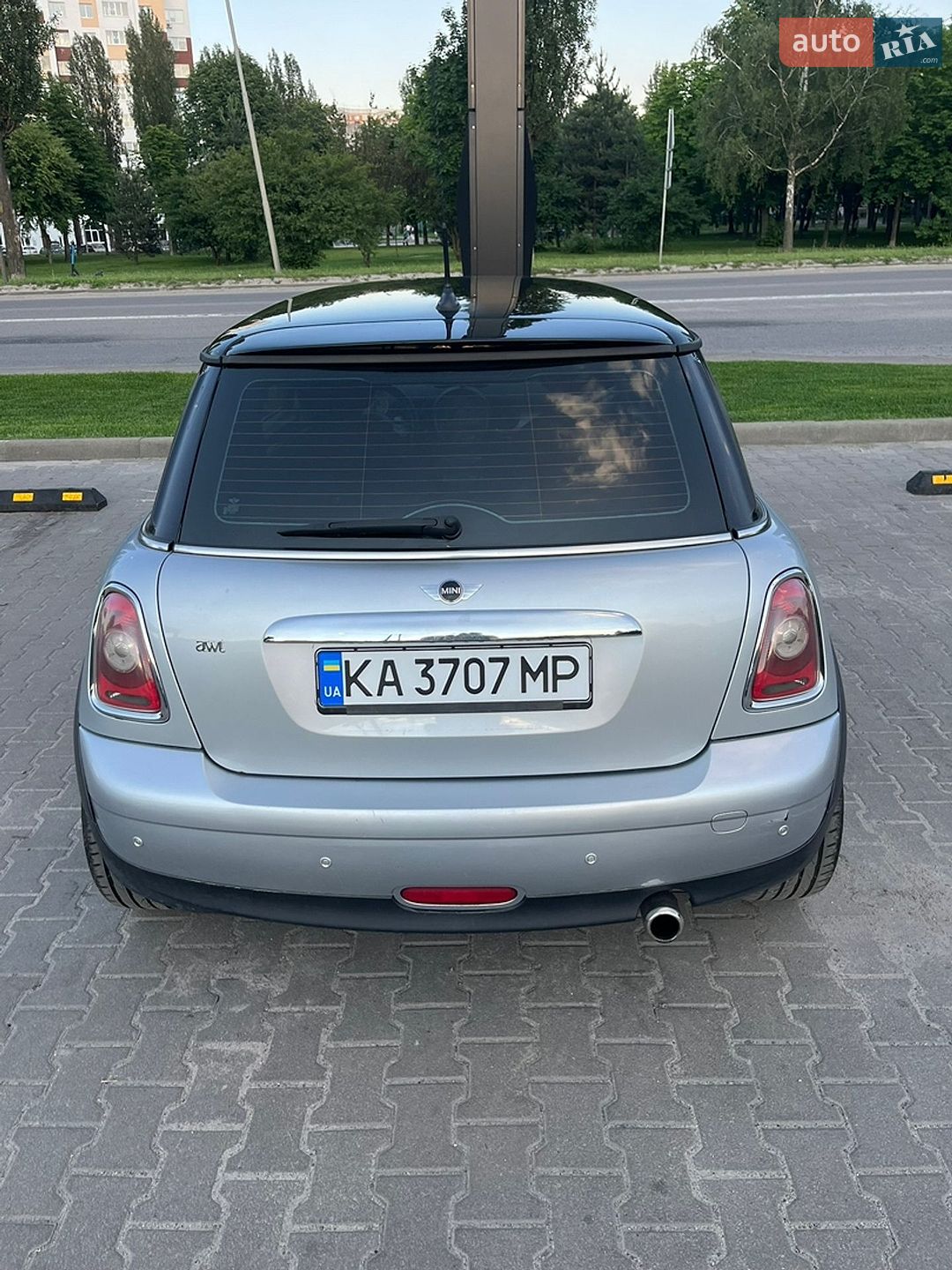 Mini Cooper 2008 VIN WMWMF31040TT79354 фото оголошення 2 з 8