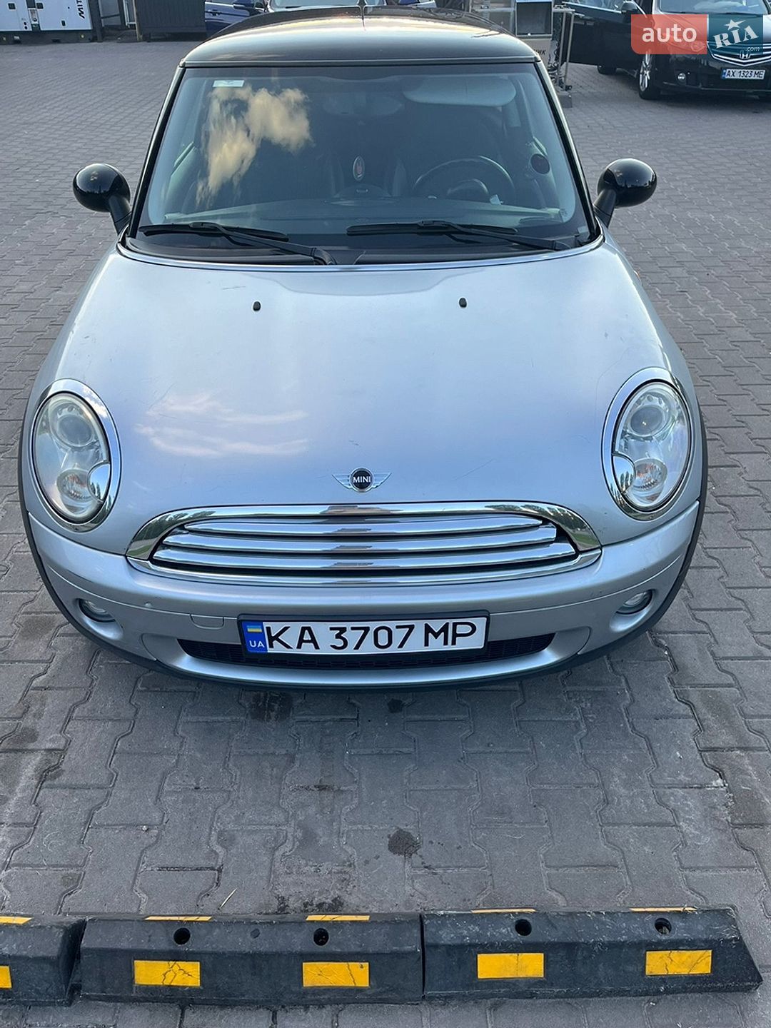Mini Cooper 2008 VIN WMWMF31040TT79354 фото оголошення 3 з 8