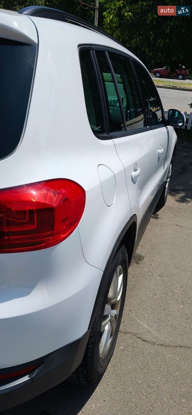 Volkswagen Tiguan 2016 VIN WVGAV7AX3HK013184 фото оголошення 6 з 12