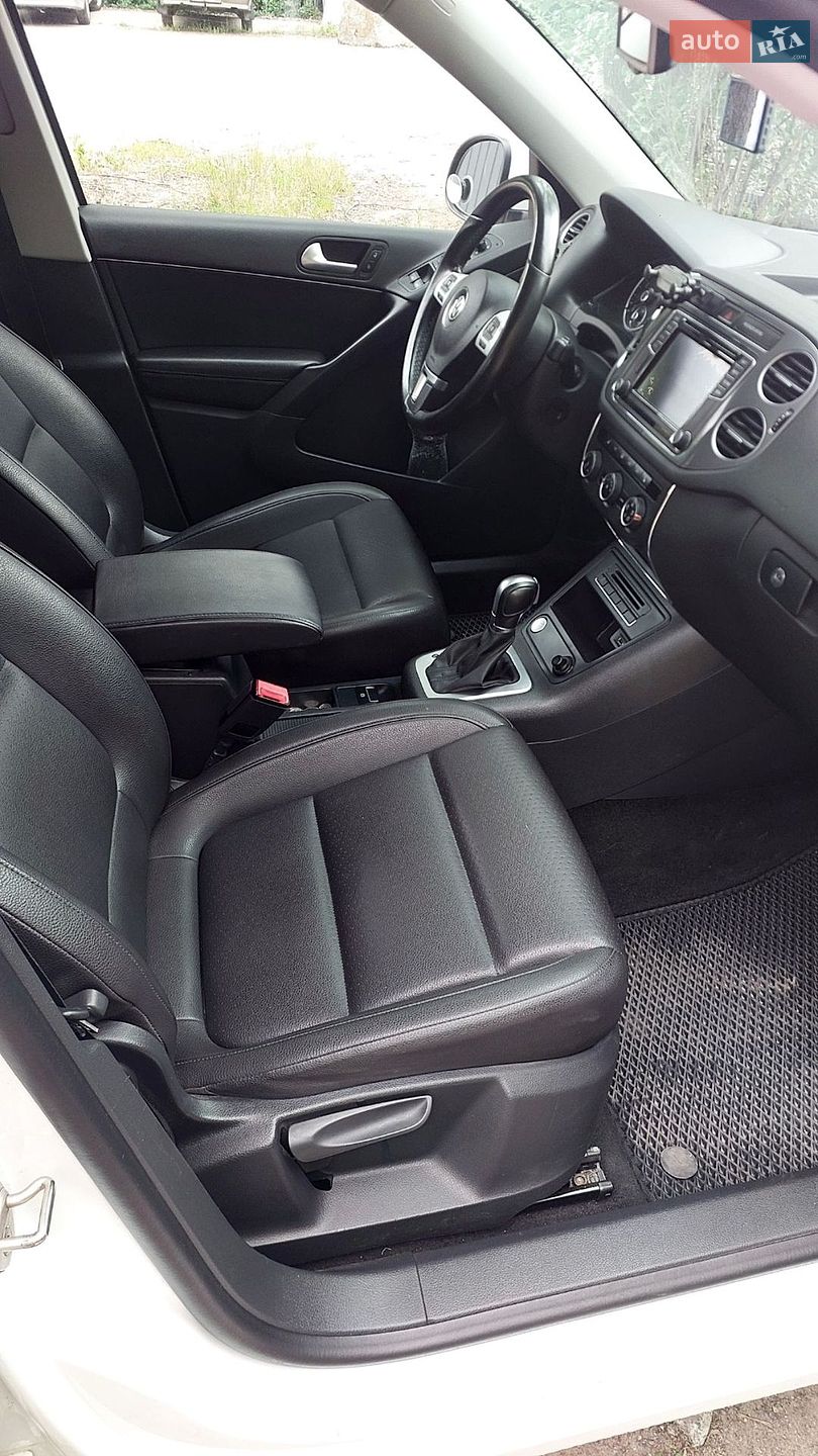 Volkswagen Tiguan 2016 VIN WVGAV7AX3HK013184 фото оголошення 11 з 12