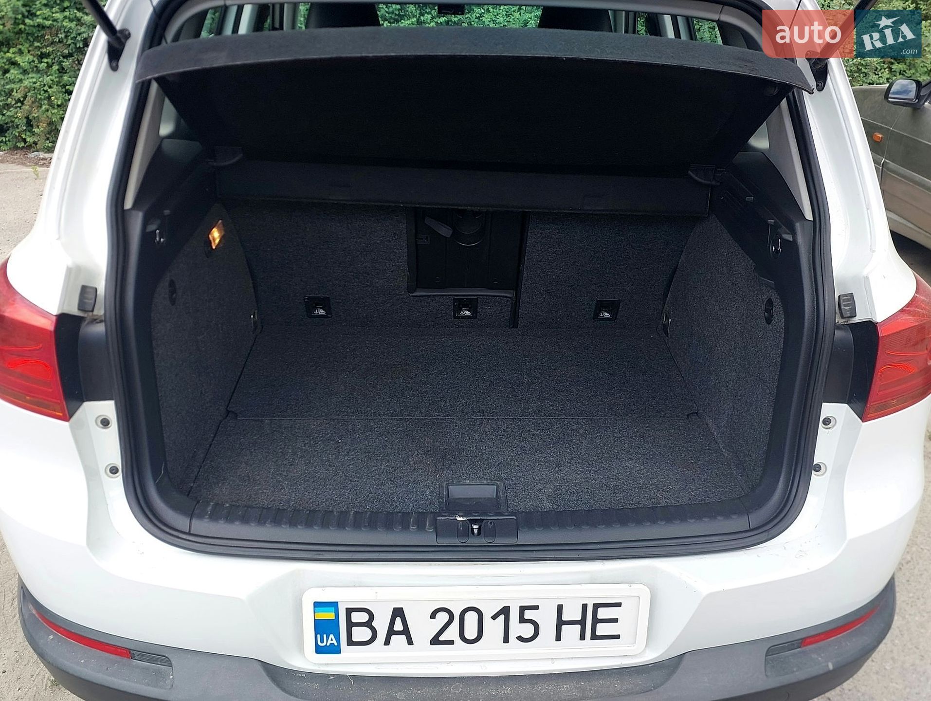 Volkswagen Tiguan 2016 VIN WVGAV7AX3HK013184 фото оголошення 7 з 12