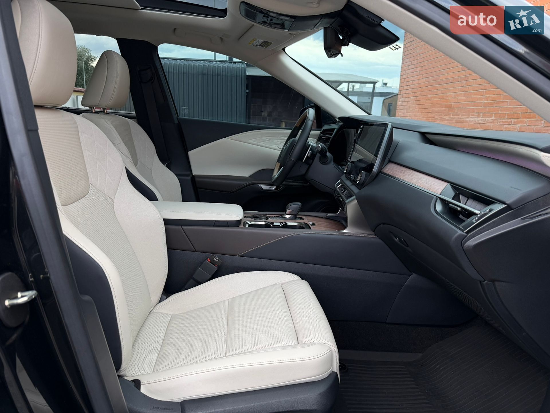 Lexus RX 2025 VIN JTJCJMGA5S2025450 фото оголошення 12 з 13