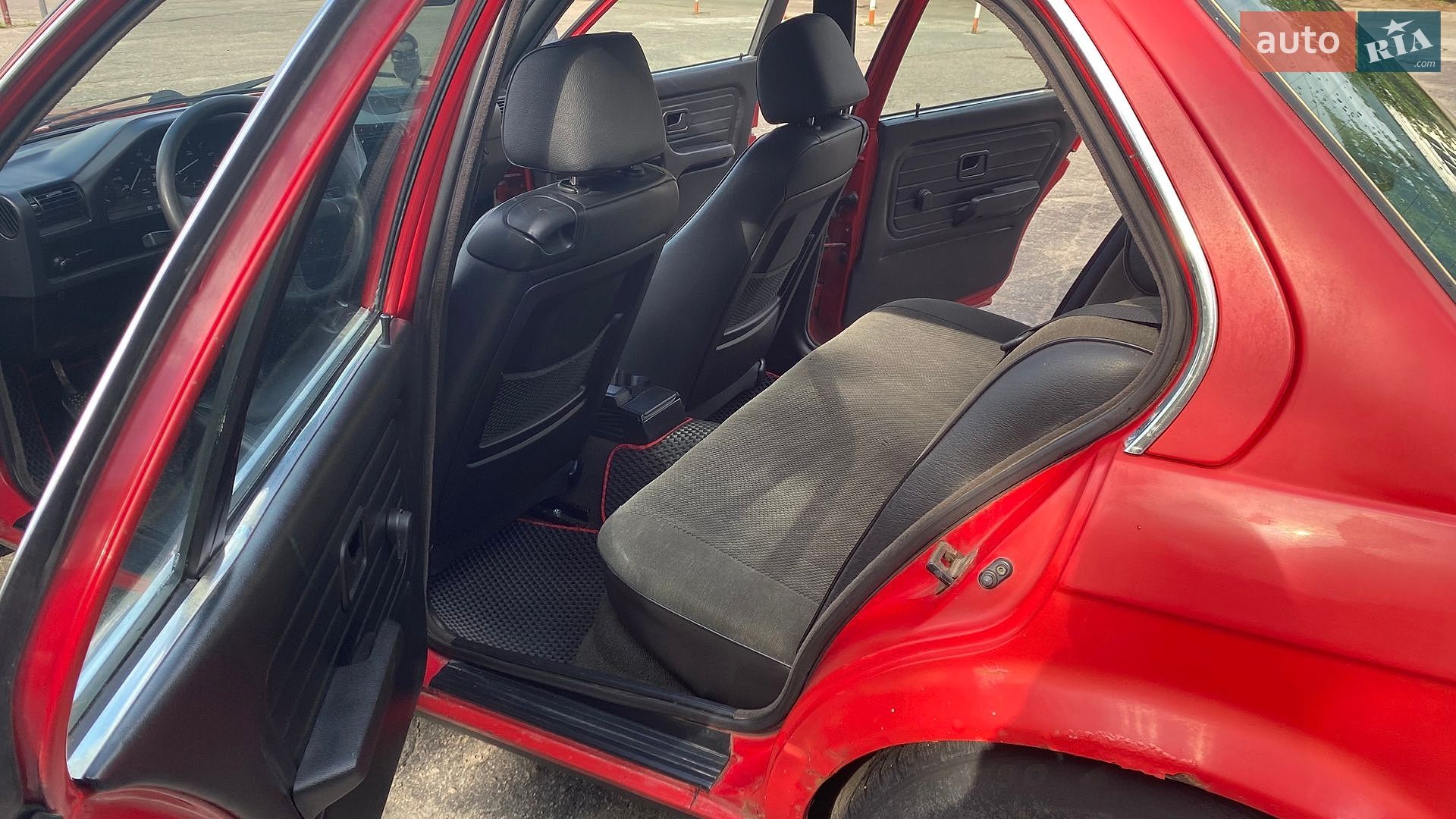 BMW 3 Series 1987 VIN WBAAC510901758403 фото оголошення 10 з 30