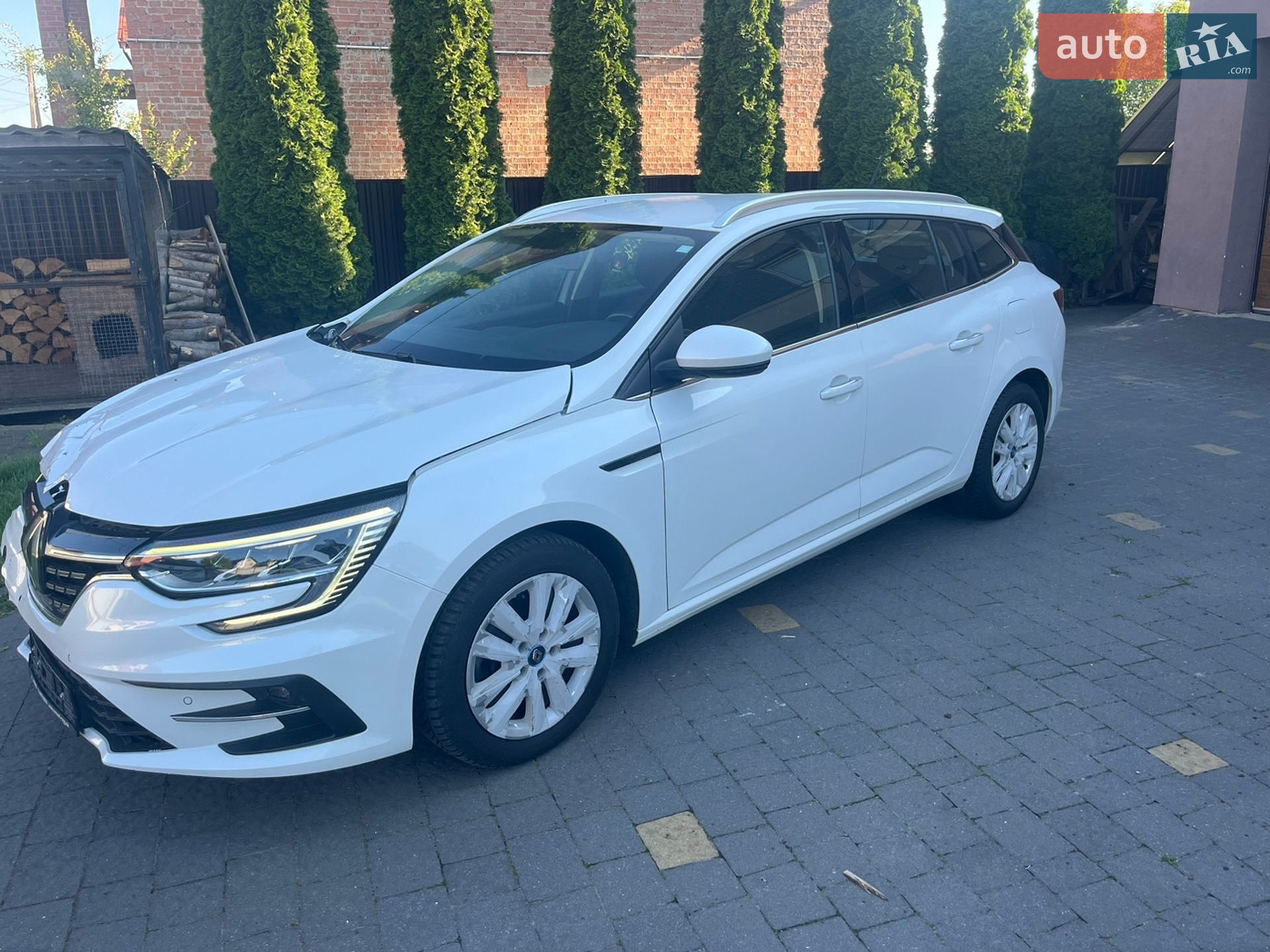 Renault Megane 2021 VIN VF1RFB00766801689 фото оголошення 2 з 10