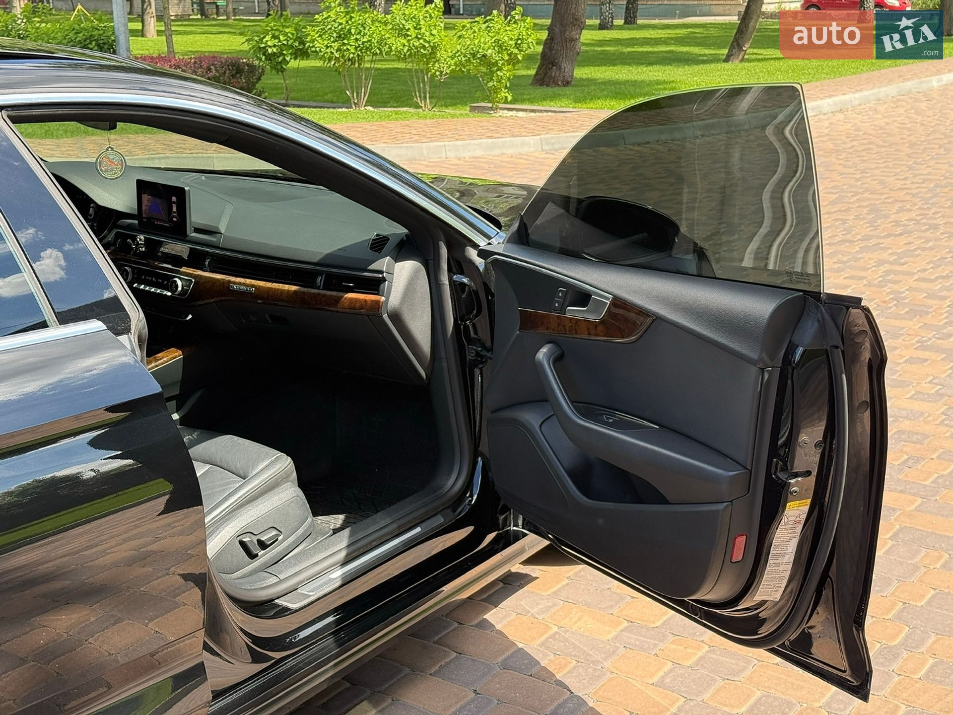 Audi A5 2019 VIN WAUANCF53KA063243 фото оголошення 24 з 46