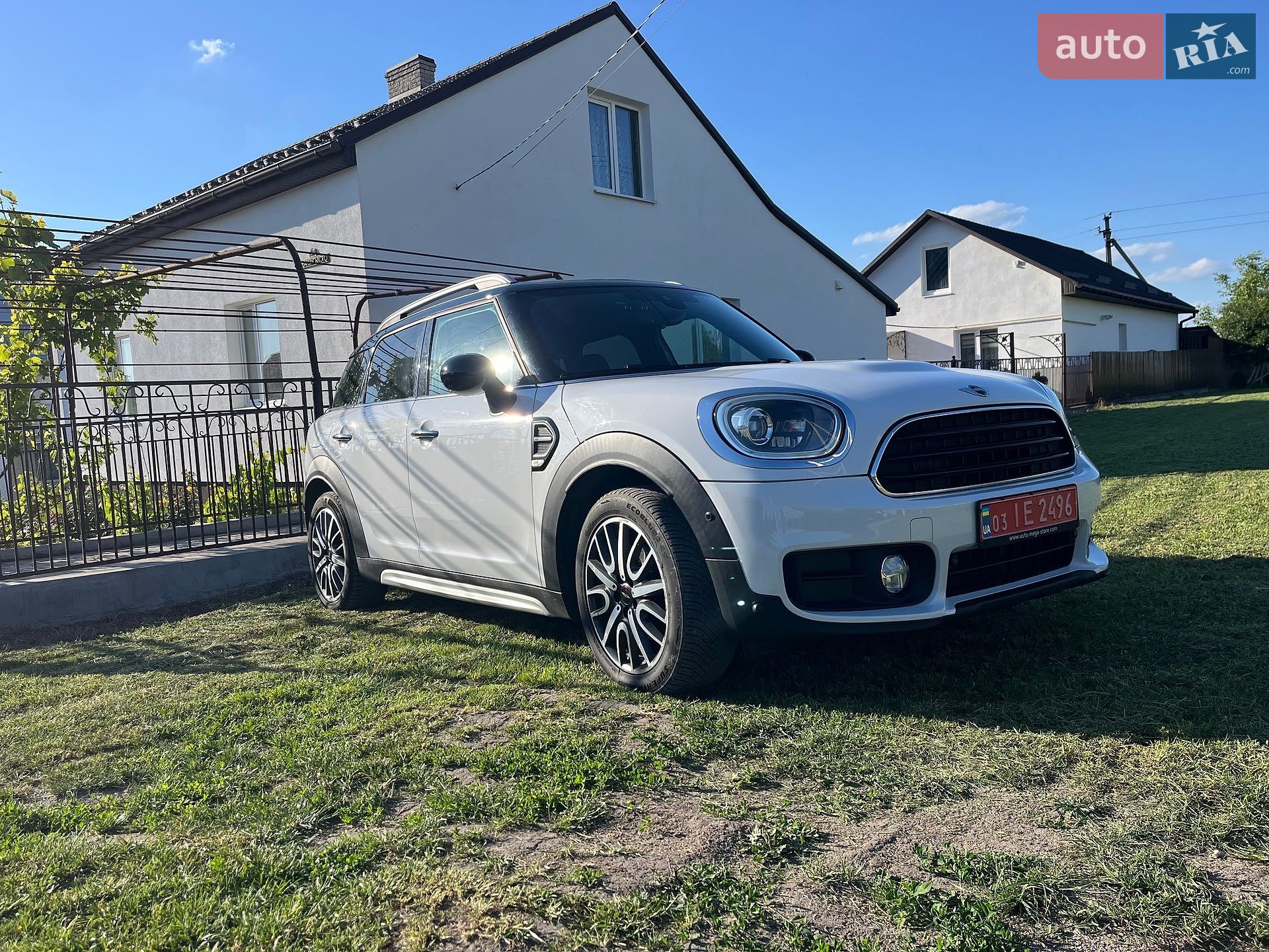 MINI Countryman 2017 VIN WMWYT910X03D77107 фото оголошення 27 з 84