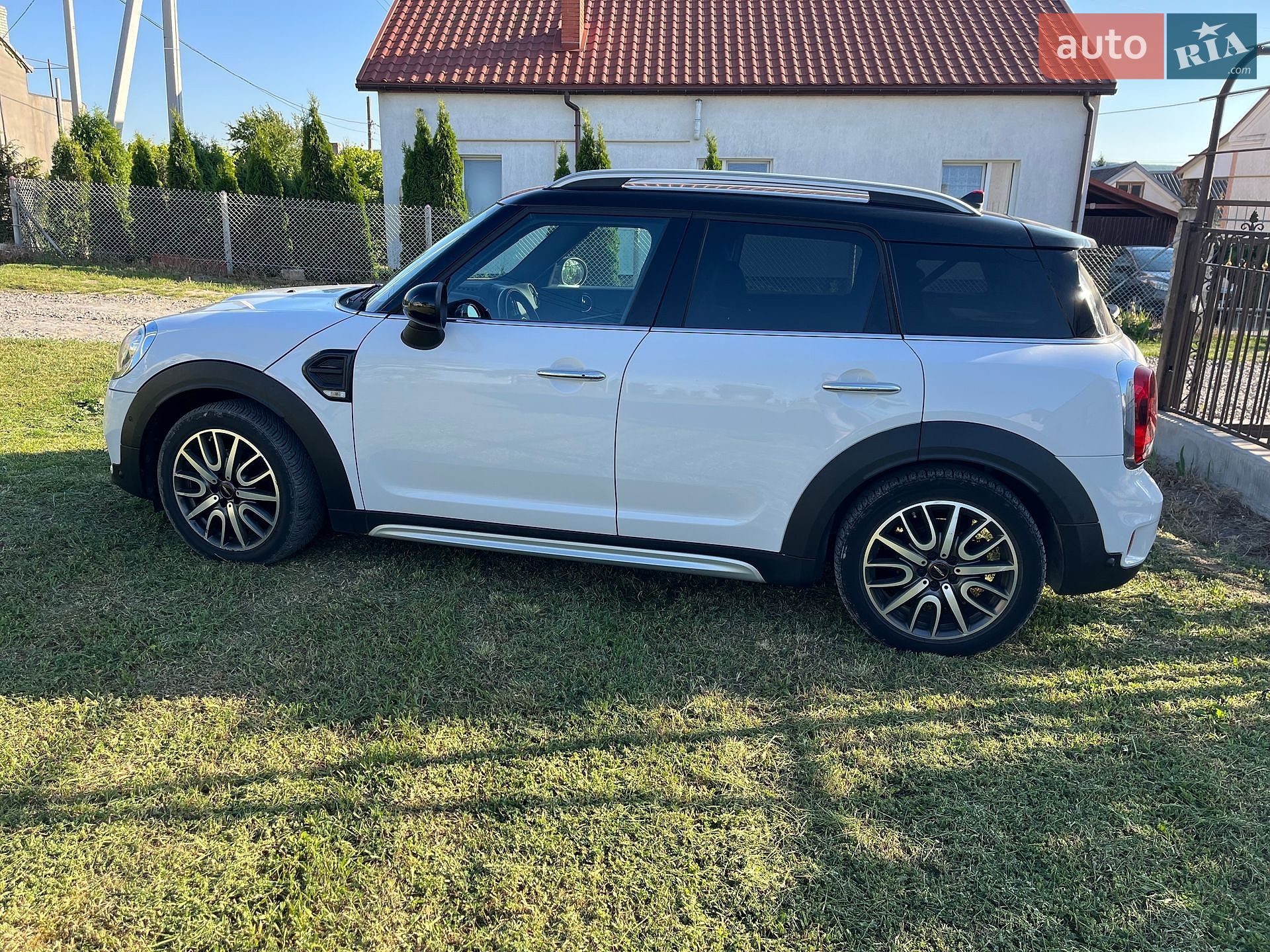 MINI Countryman 2017 VIN WMWYT910X03D77107 фото оголошення 30 з 84