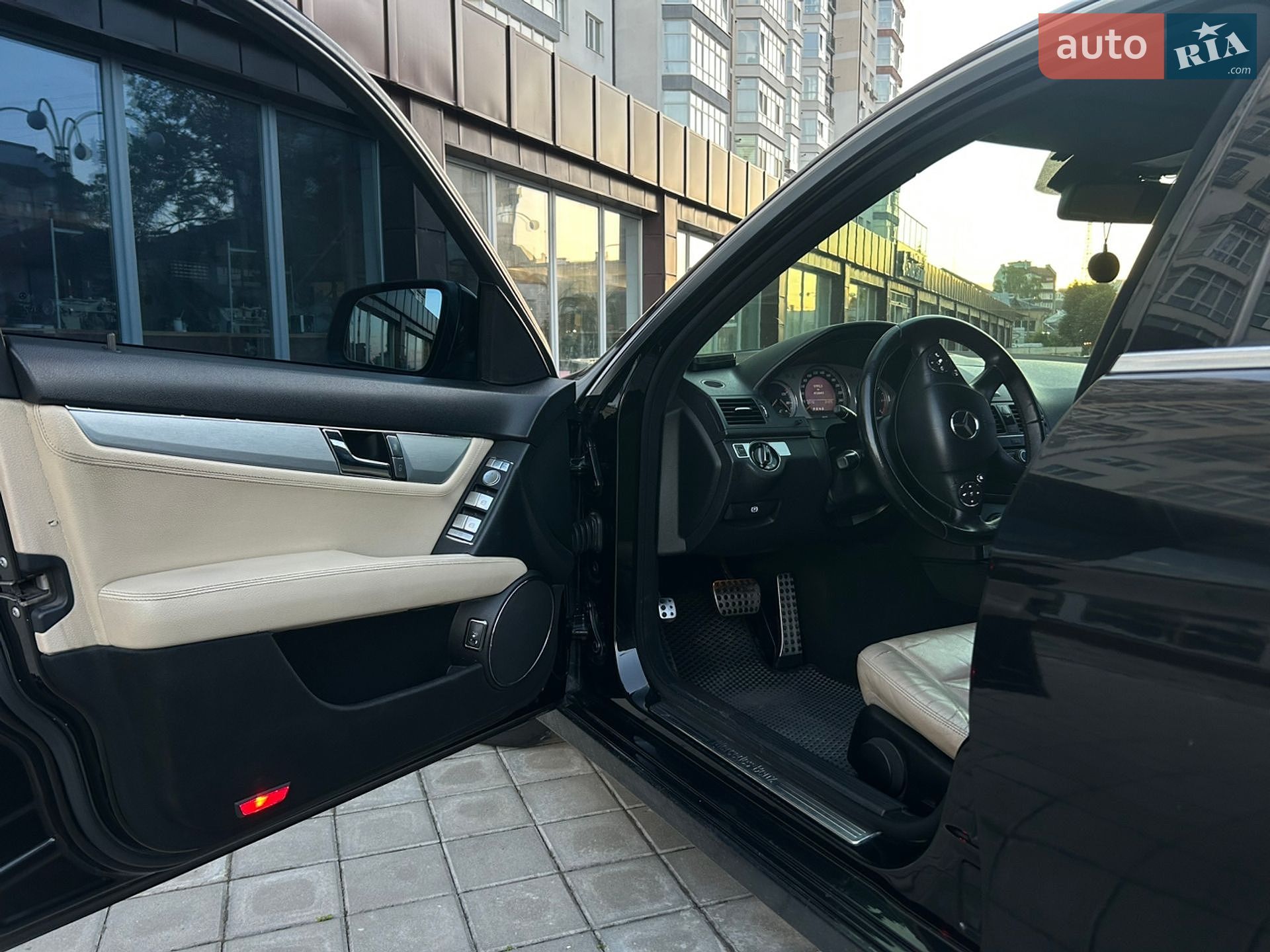 Mercedes-Benz C-Class 2007 VIN WDD2040081A113062 фото оголошення 15 з 20