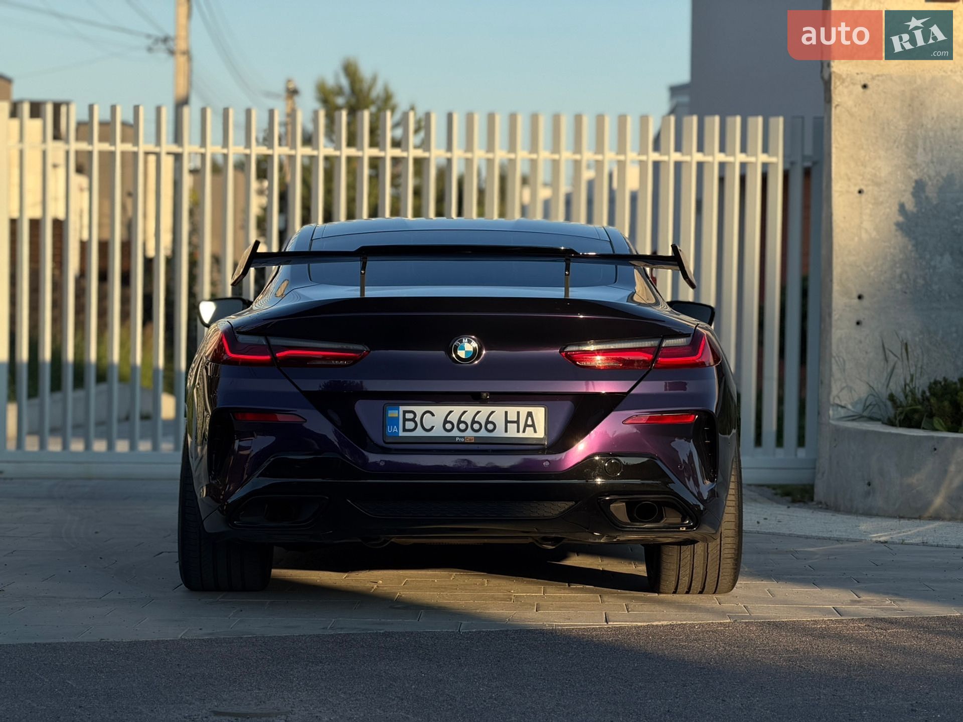 BMW 8 Series 2022 VIN WBAAE2C05PCL65700 фото оголошення 28 з 49