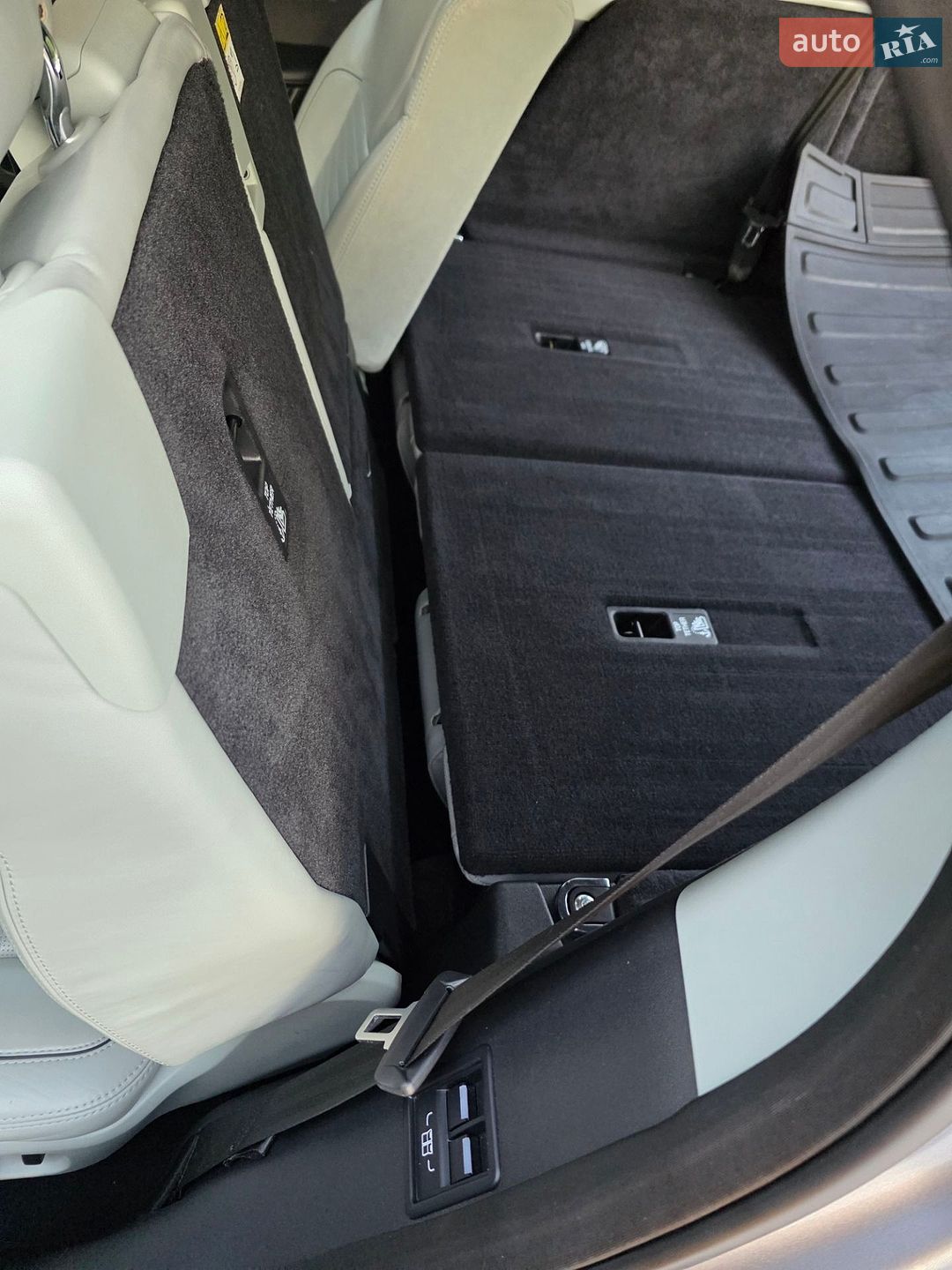 Land Rover Discovery 2018 VIN SALRT2RK6KA088394 фото оголошення 45 з 98