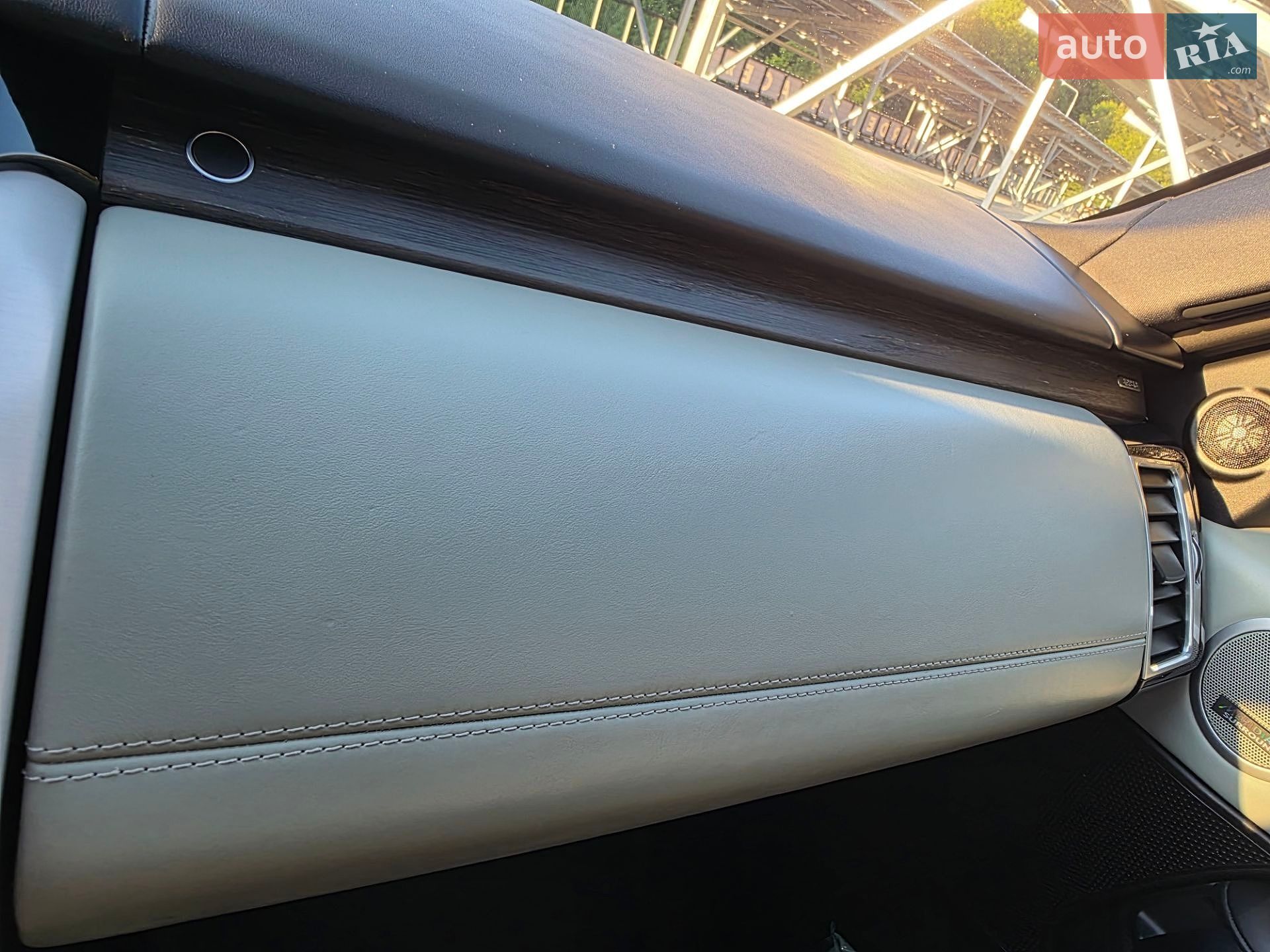 Land Rover Discovery 2018 VIN SALRT2RK6KA088394 фото оголошення 80 з 98
