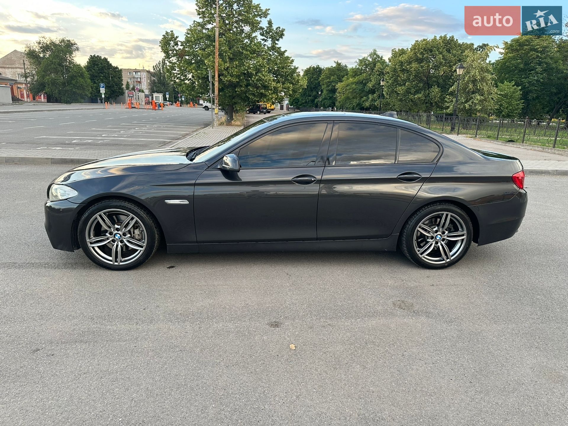 BMW 5 Series 2011 VIN WBAXA51000C585777 фото оголошення 4 з 13