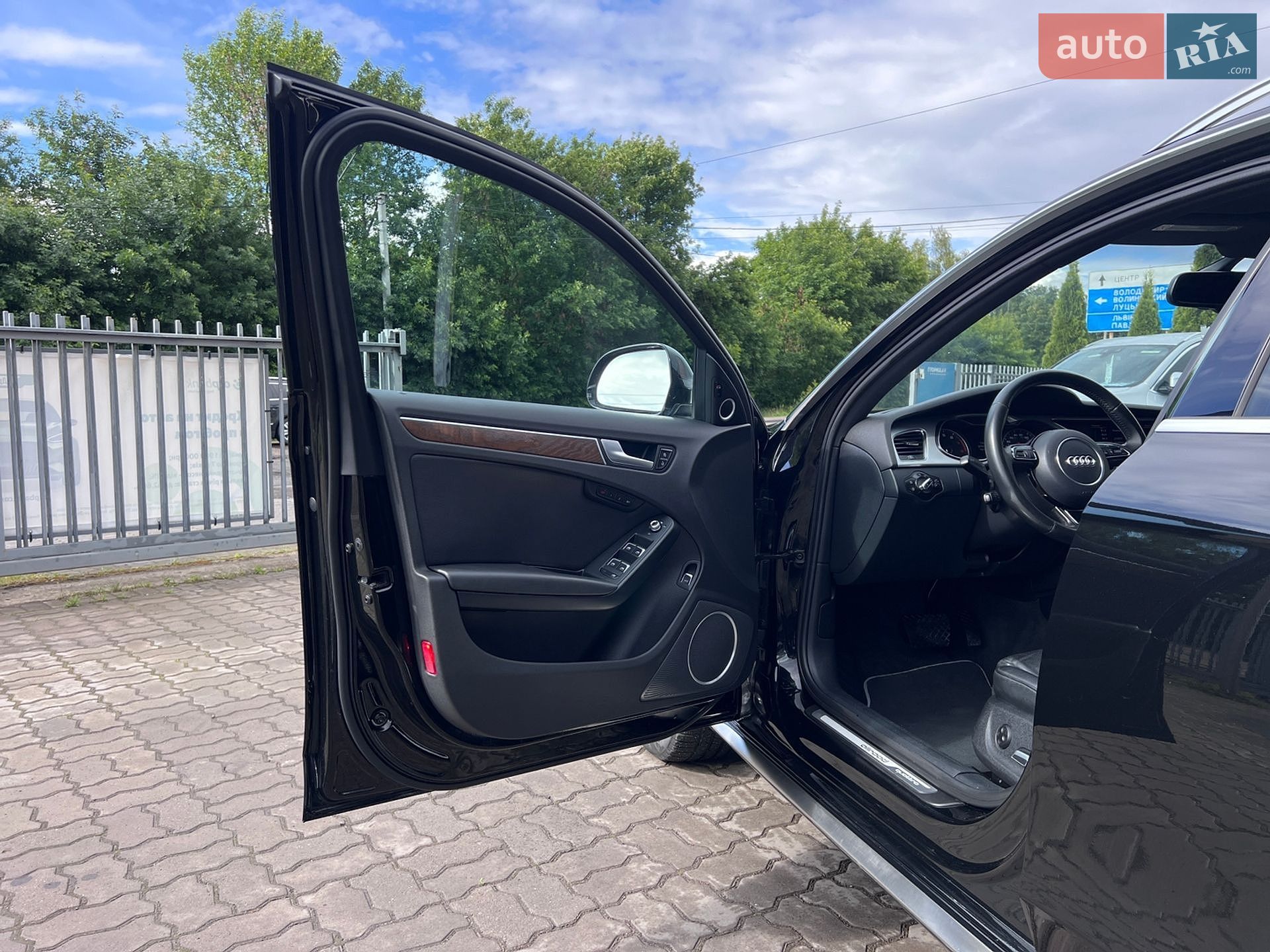 Audi A4 Allroad 2016 VIN WA1UFAFL0GA012249 фото оголошення 13 з 63
