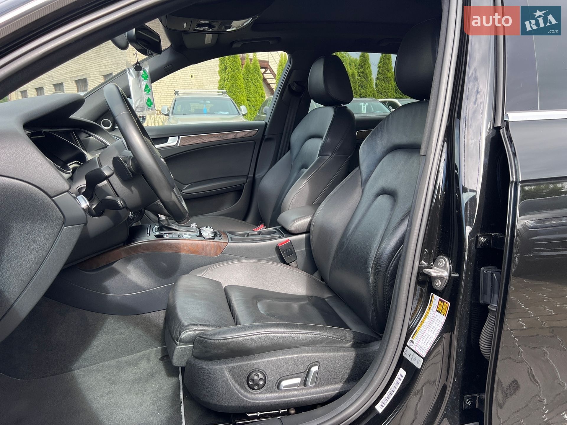 Audi A4 Allroad 2016 VIN WA1UFAFL0GA012249 фото оголошення 17 з 63