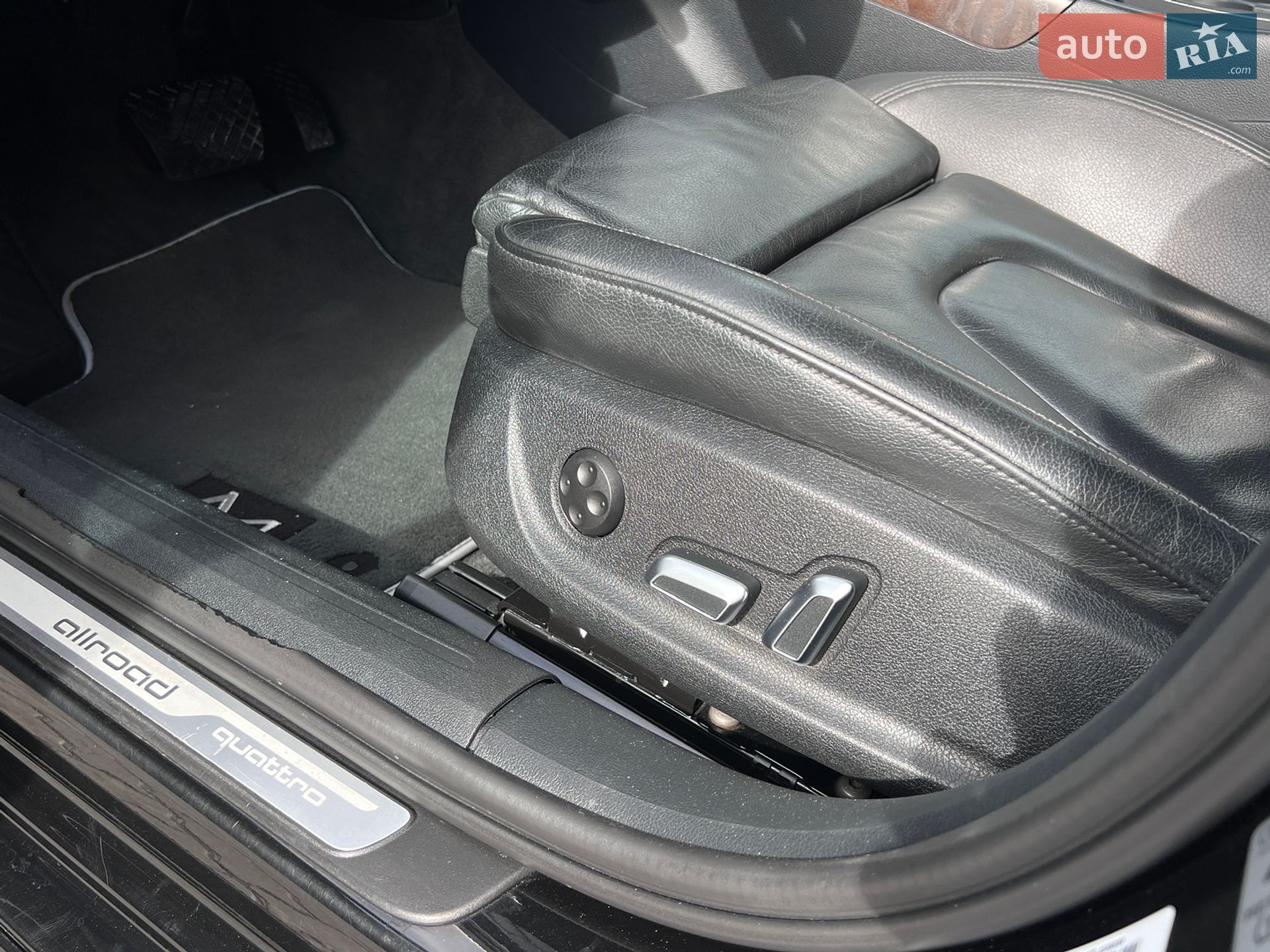 Audi A4 Allroad 2016 VIN WA1UFAFL0GA012249 фото оголошення 19 з 63