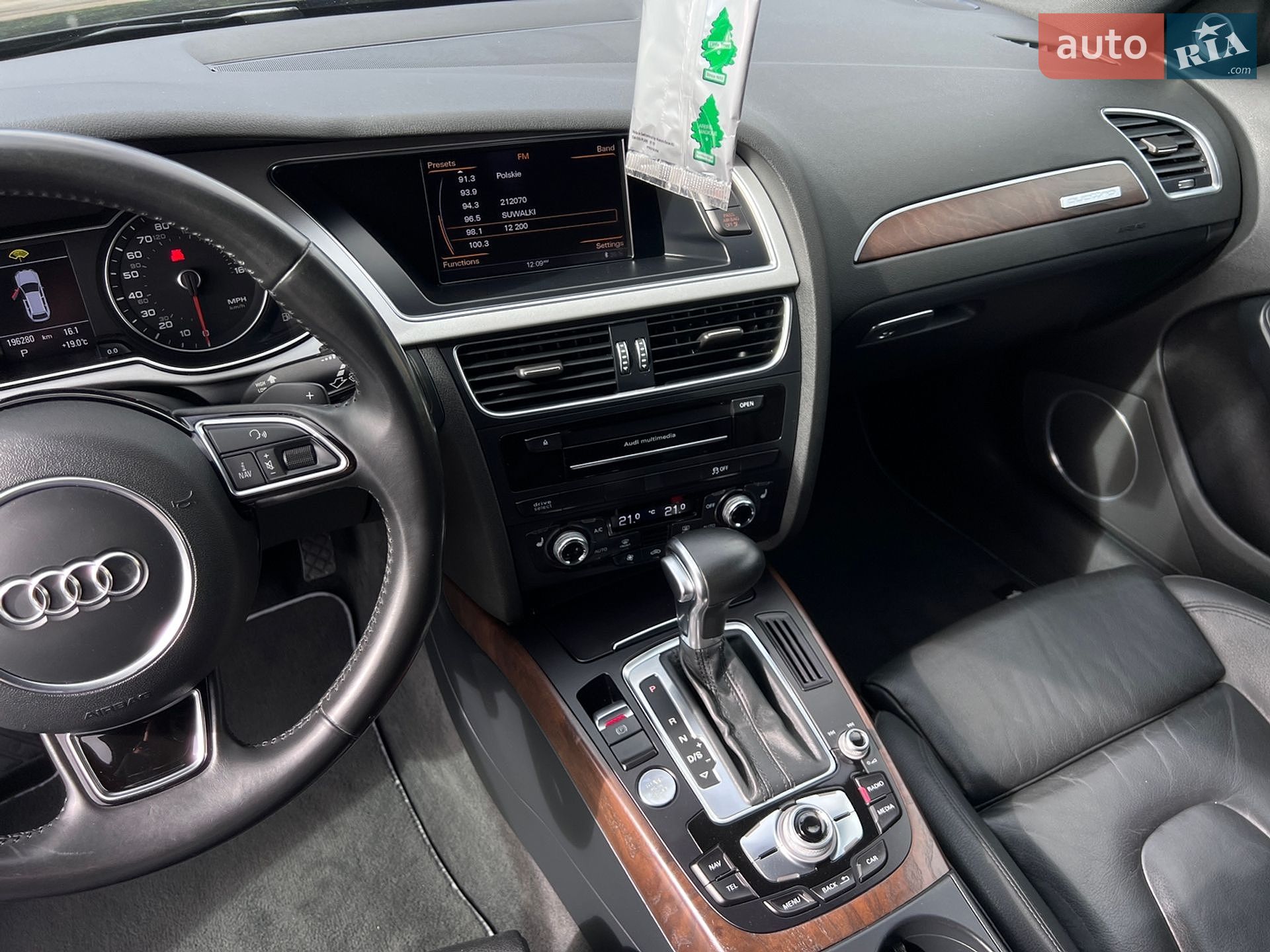 Audi A4 Allroad 2016 VIN WA1UFAFL0GA012249 фото оголошення 26 з 63