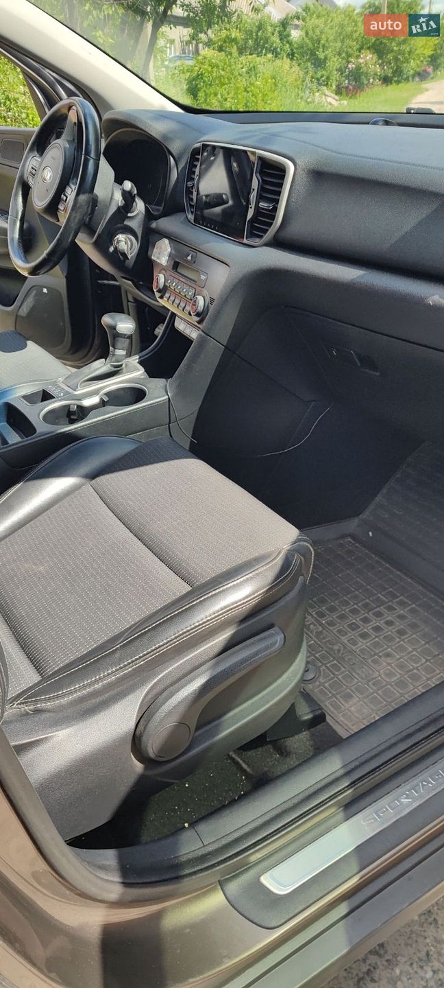 Kia Sportage 2017 VIN U5YPH813DHL292040 фото оголошення 10 з 16