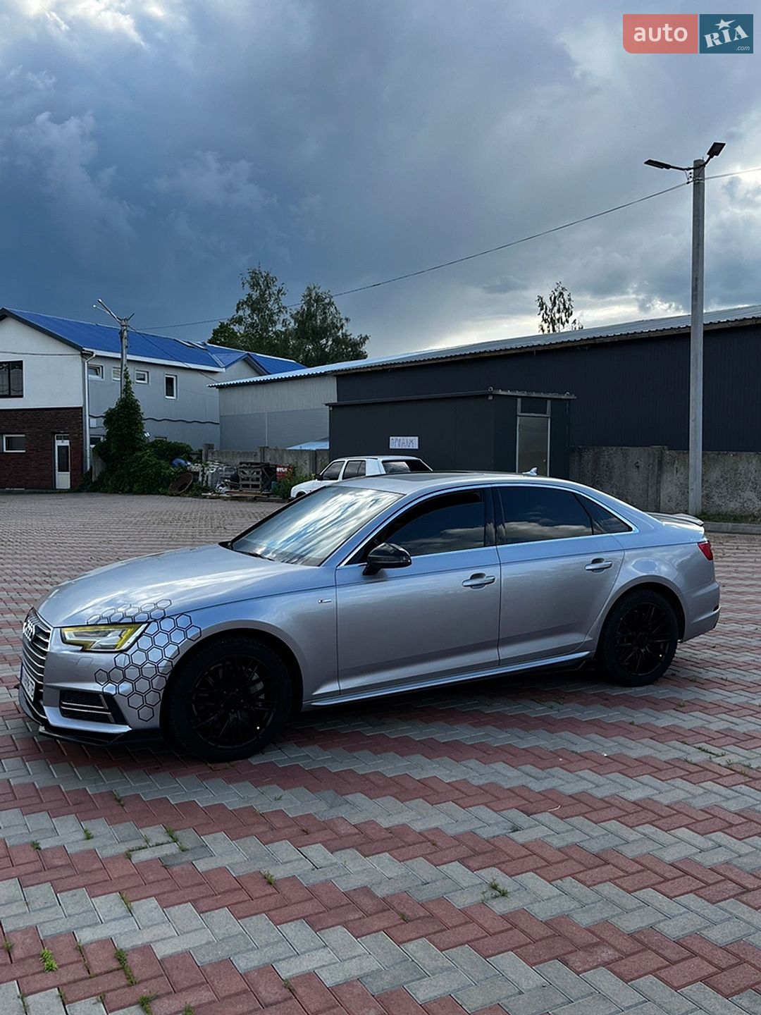 Audi A4 2016 VIN WAUENAF41HN032913 фото оголошення 12 з 32