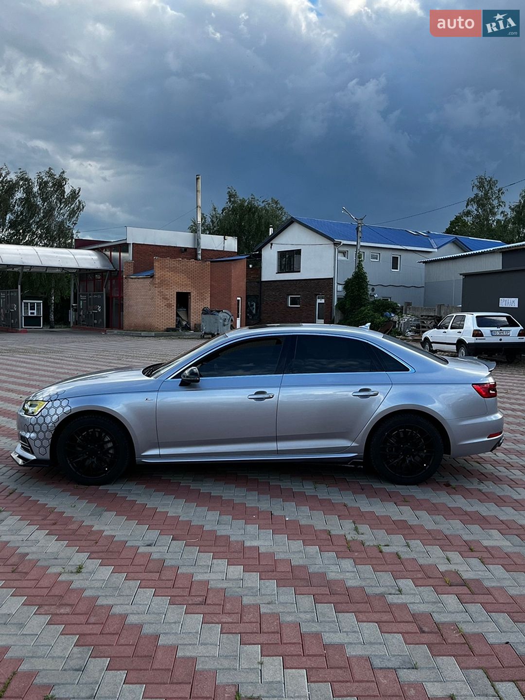 Audi A4 2016 VIN WAUENAF41HN032913 фото оголошення 13 з 32