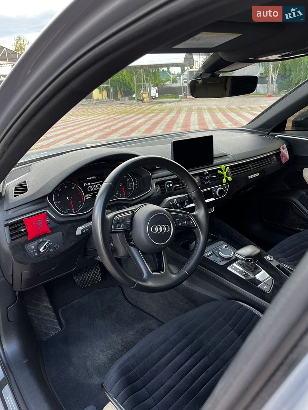 Audi A4 2016 VIN WAUENAF41HN032913 фото оголошення 22 з 32