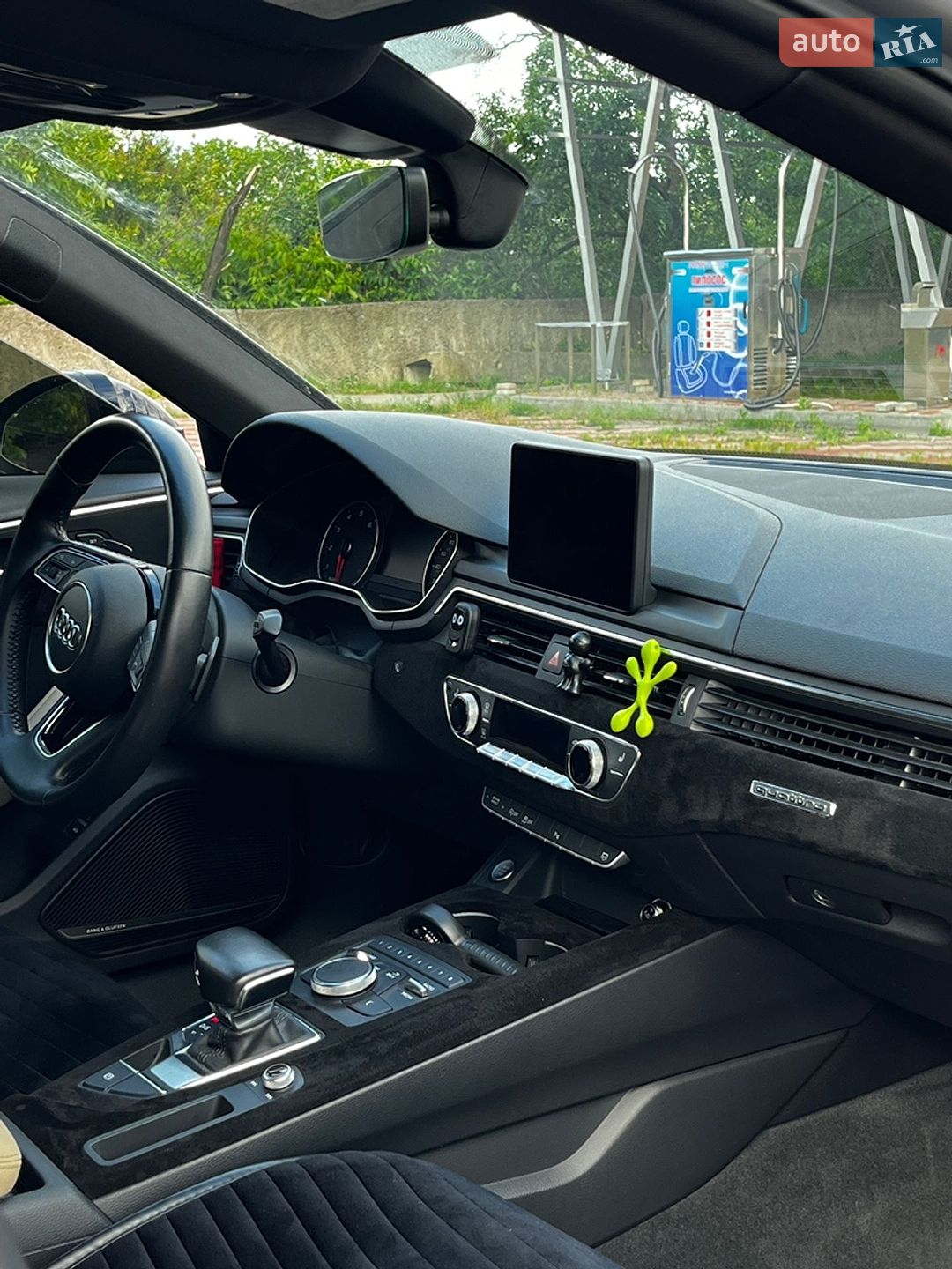 Audi A4 2016 VIN WAUENAF41HN032913 фото оголошення 27 з 32