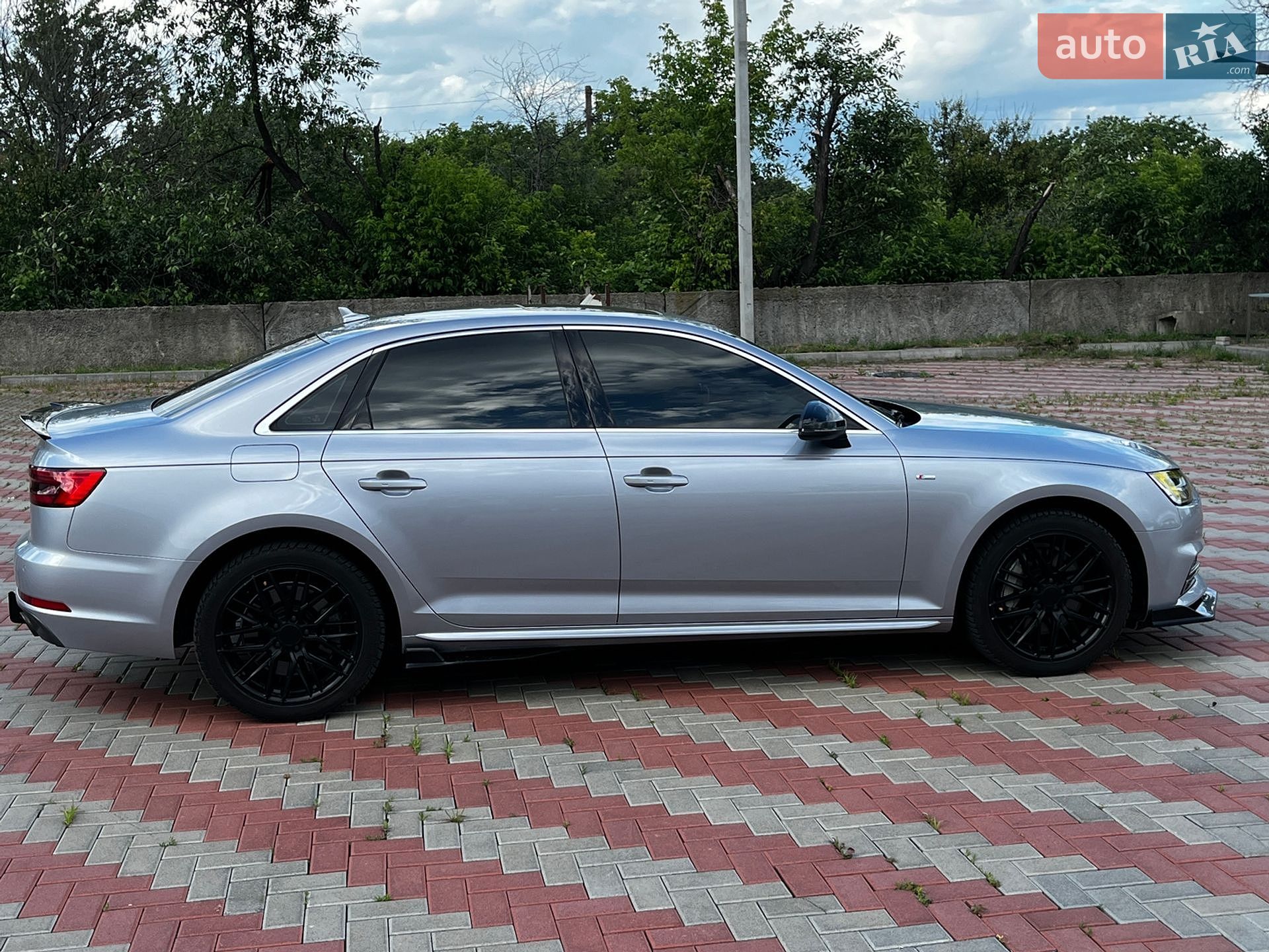 Audi A4 2016 VIN WAUENAF41HN032913 фото оголошення 21 з 32