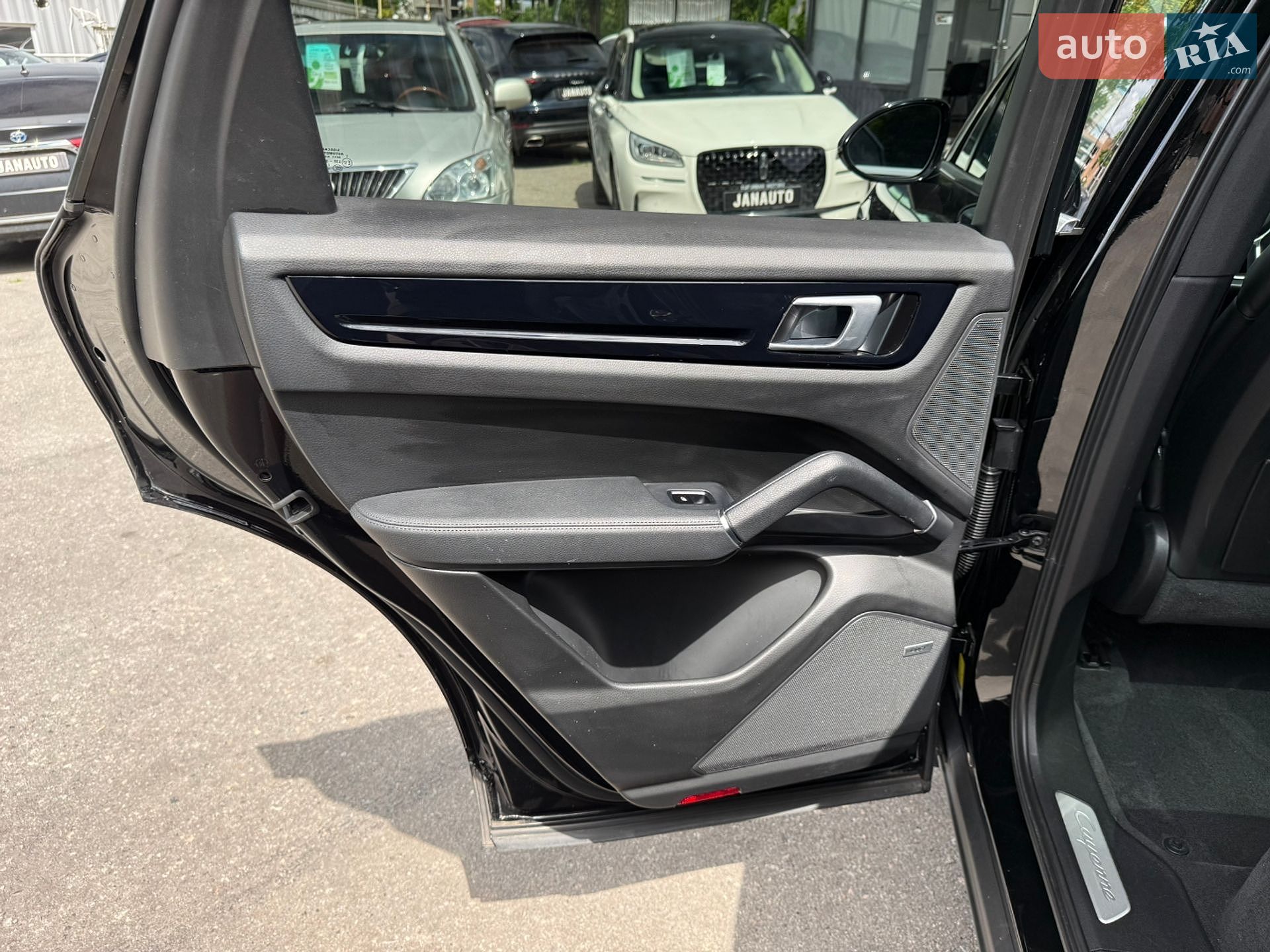 Porsche Cayenne 2021 VIN WP1AA2AY0MDA03317 фото оголошення 17 з 20