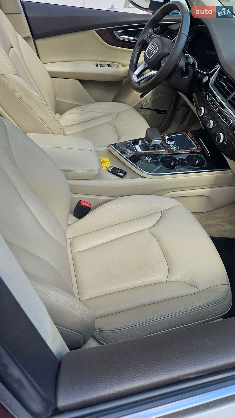 Audi Q7 2016 VIN WA1LAAF77HD020832 фото оголошення 2 з 12