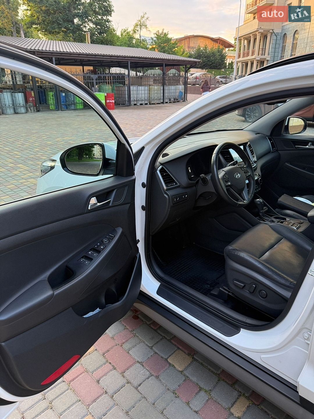 Hyundai Tucson 2017 VIN TMAJ381ADHJ393183 фото оголошення 34 з 60