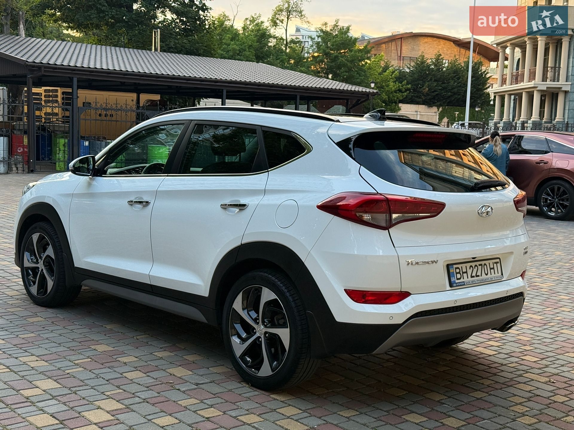 Hyundai Tucson 2017 VIN TMAJ381ADHJ393183 фото оголошення 12 з 60