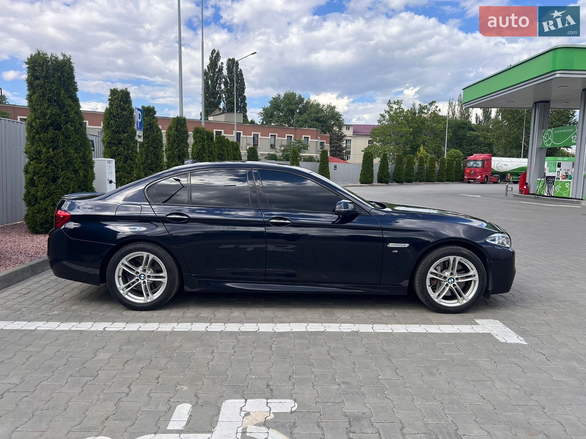 BMW 5 Series 2013 VIN WBA5D310XED573785 фото оголошення 3 з 18