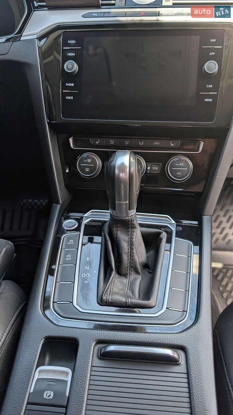 Volkswagen Passat 2019 VIN WVWZZZ3CZKE119962 фото оголошення 11 з 17