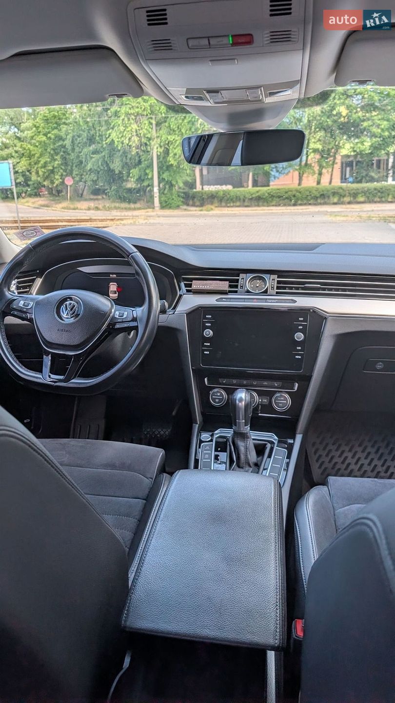 Volkswagen Passat 2019 VIN WVWZZZ3CZKE119962 фото оголошення 14 з 17