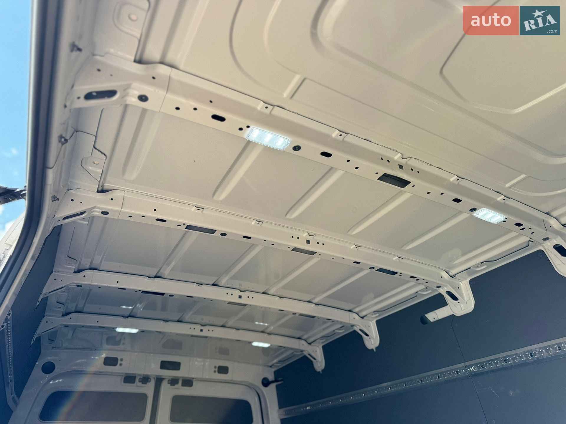 Volkswagen Crafter 2023 VIN WV1ZZZSY7P9058977 фото оголошення 38 з 95