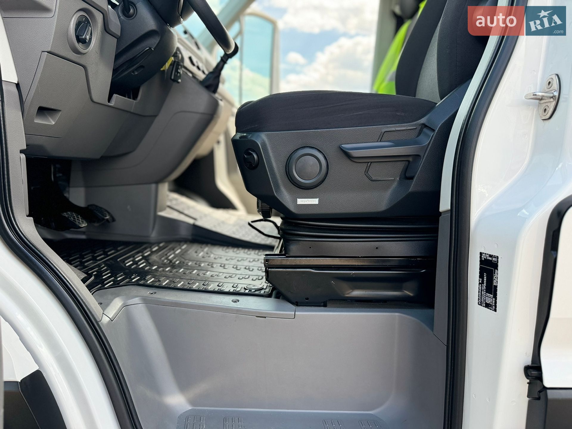 Volkswagen Crafter 2023 VIN WV1ZZZSY7P9058977 фото оголошення 85 з 95