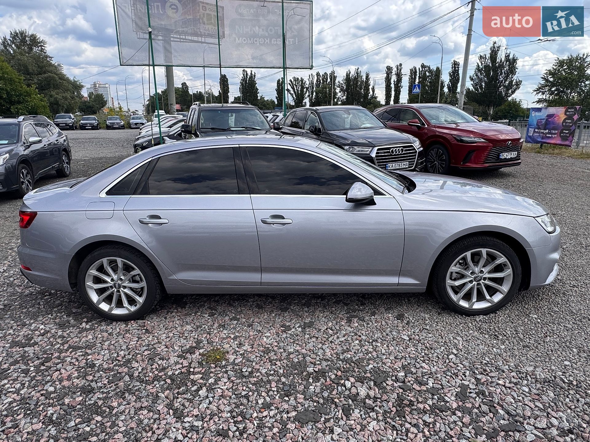 Audi A4 2019 VIN WAUGMAF45KA065763 фото оголошення 5 з 26