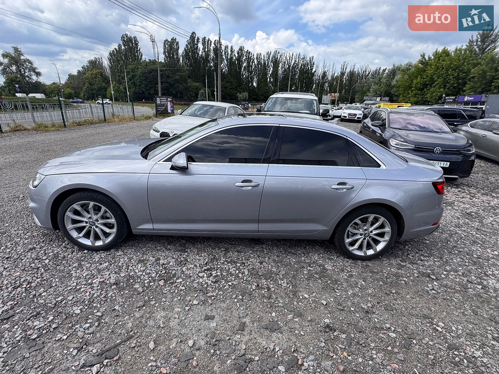 Audi A4 2019 VIN WAUGMAF45KA065763 фото оголошення 9 з 26