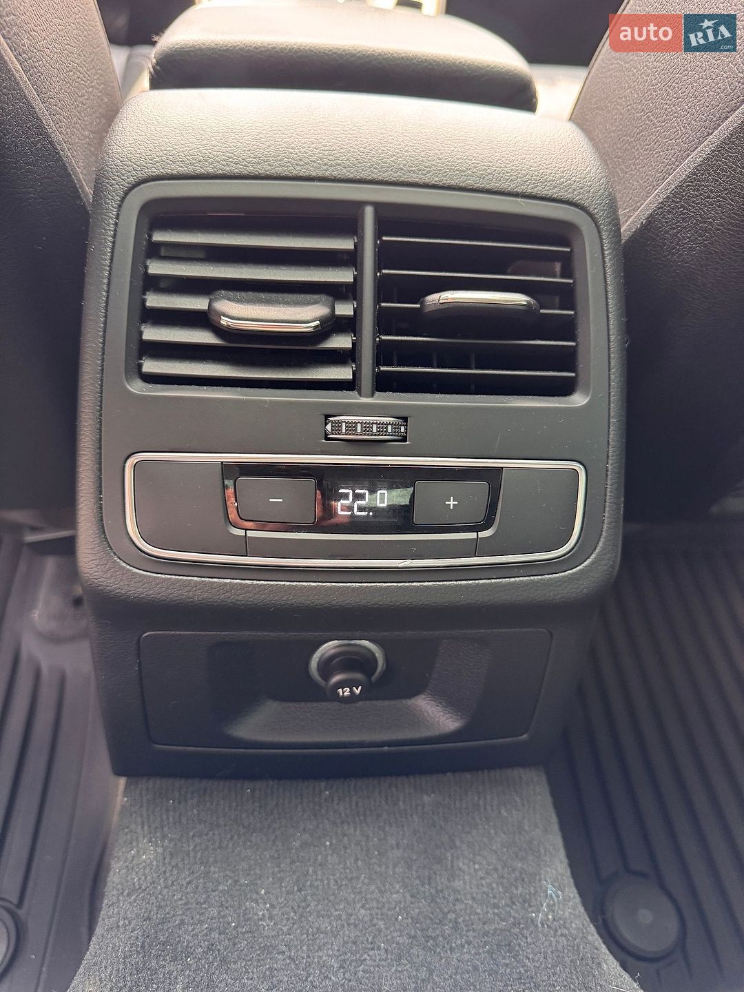 Audi A4 2019 VIN WAUGMAF45KA065763 фото оголошення 18 з 26