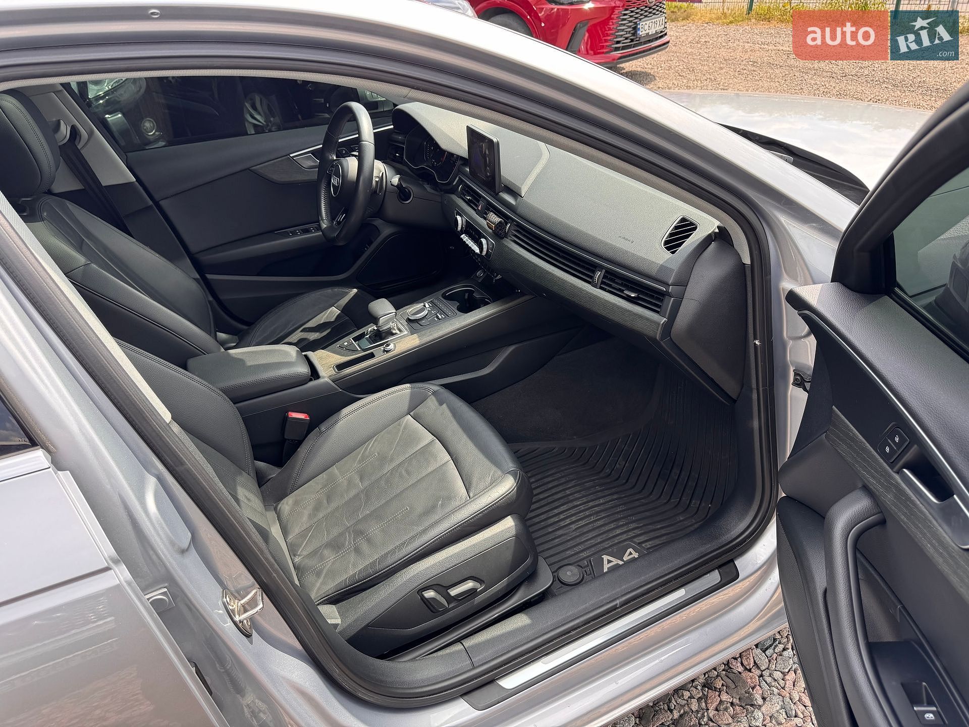 Audi A4 2019 VIN WAUGMAF45KA065763 фото оголошення 20 з 26