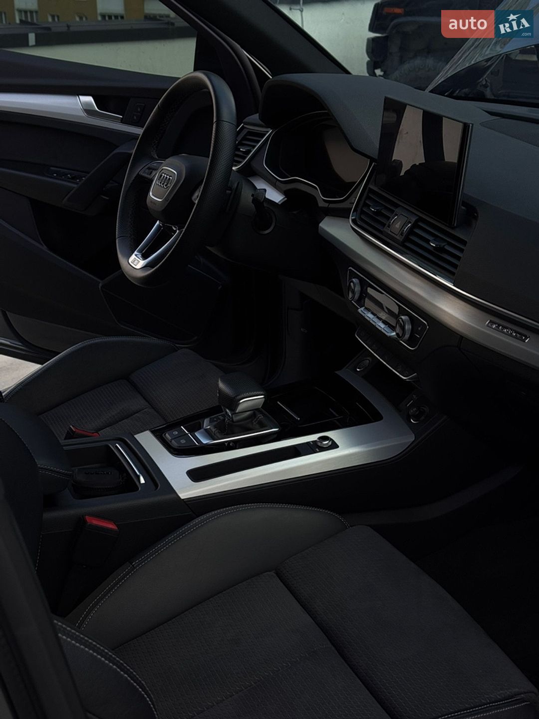 Audi Q5 2022 VIN WAUZZZFY1N2030907 фото оголошення 9 з 22
