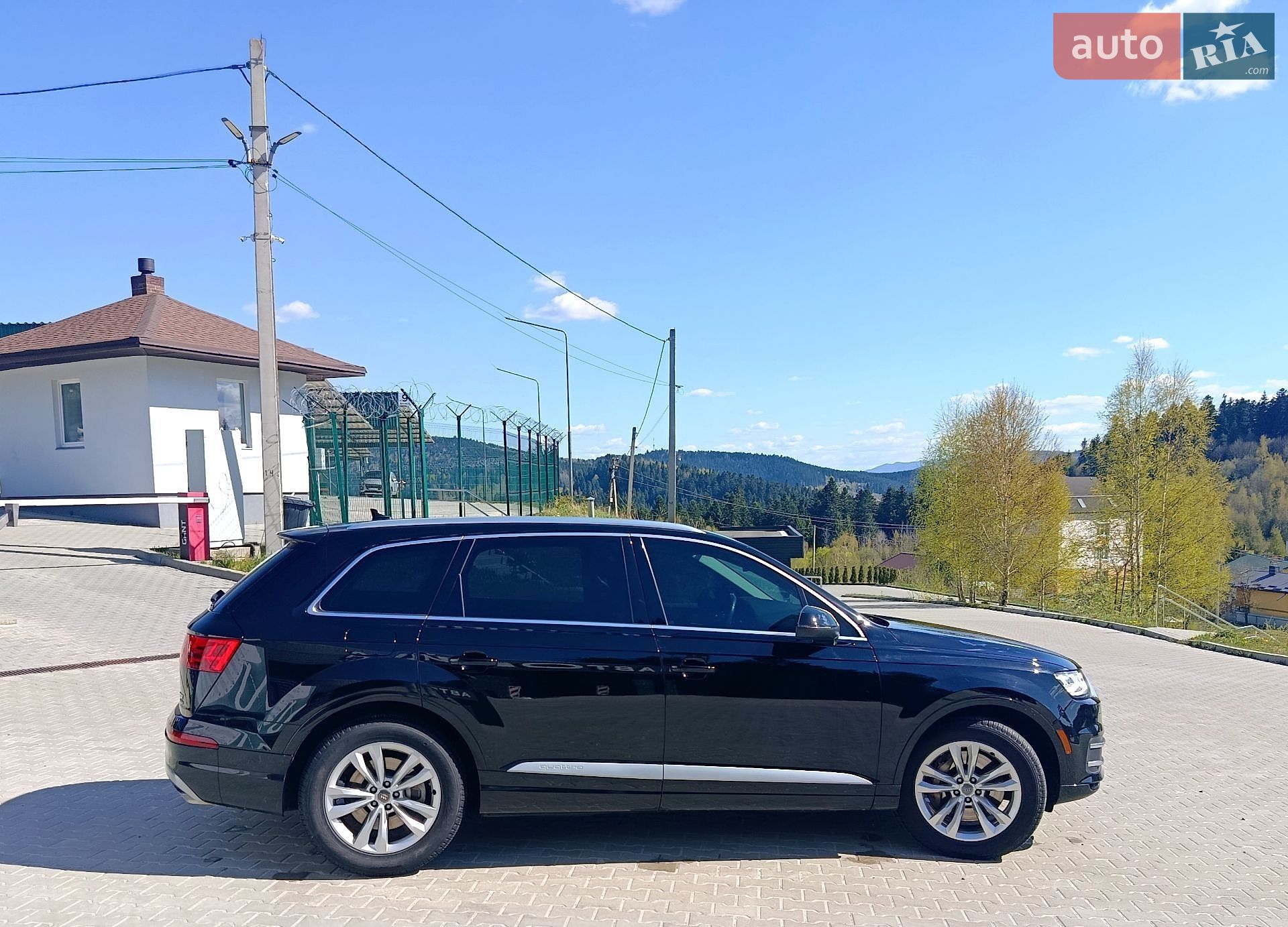 Audi Q7 2017 VIN WA1LAAF79HD043707 фото оголошення 2 з 13