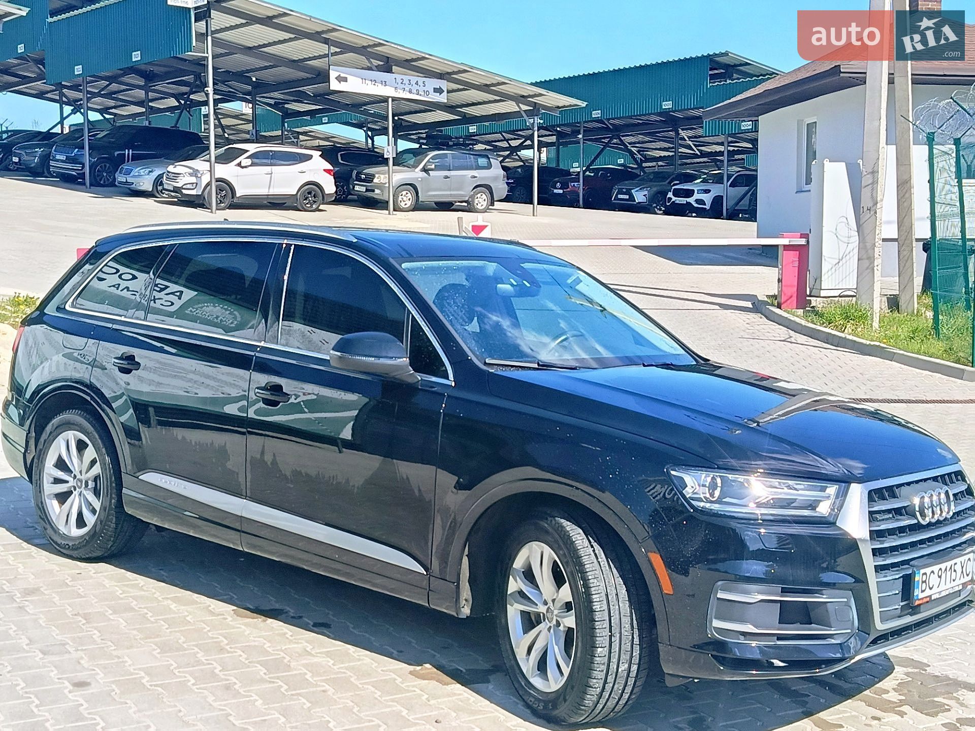 Audi Q7 2017 VIN WA1LAAF79HD043707 фото оголошення 4 з 13
