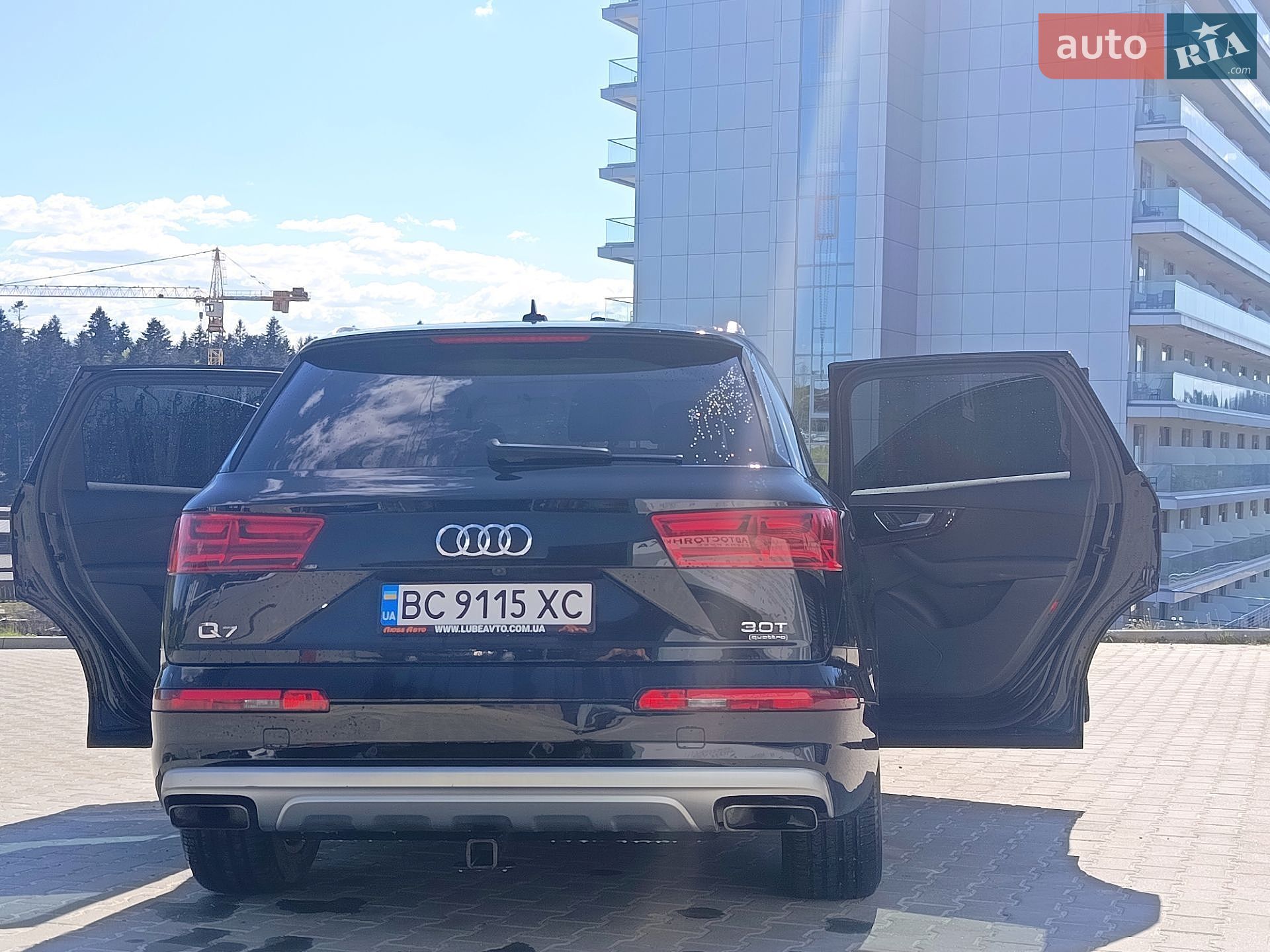 Audi Q7 2017 VIN WA1LAAF79HD043707 фото оголошення 8 з 13