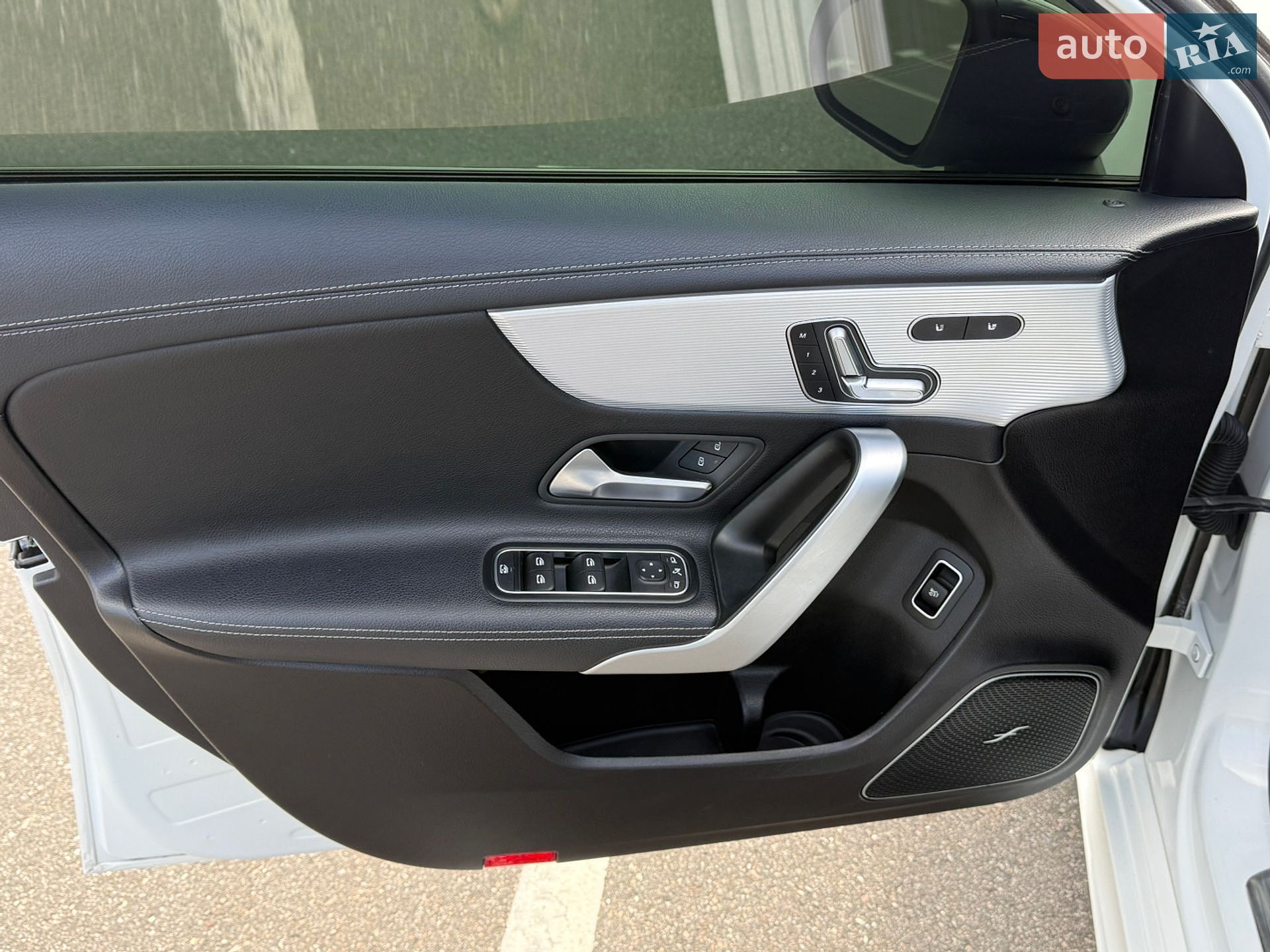 Mercedes-Benz A-Class 2018 VIN WDD3G4EB5KW006201 фото оголошення 18 з 49
